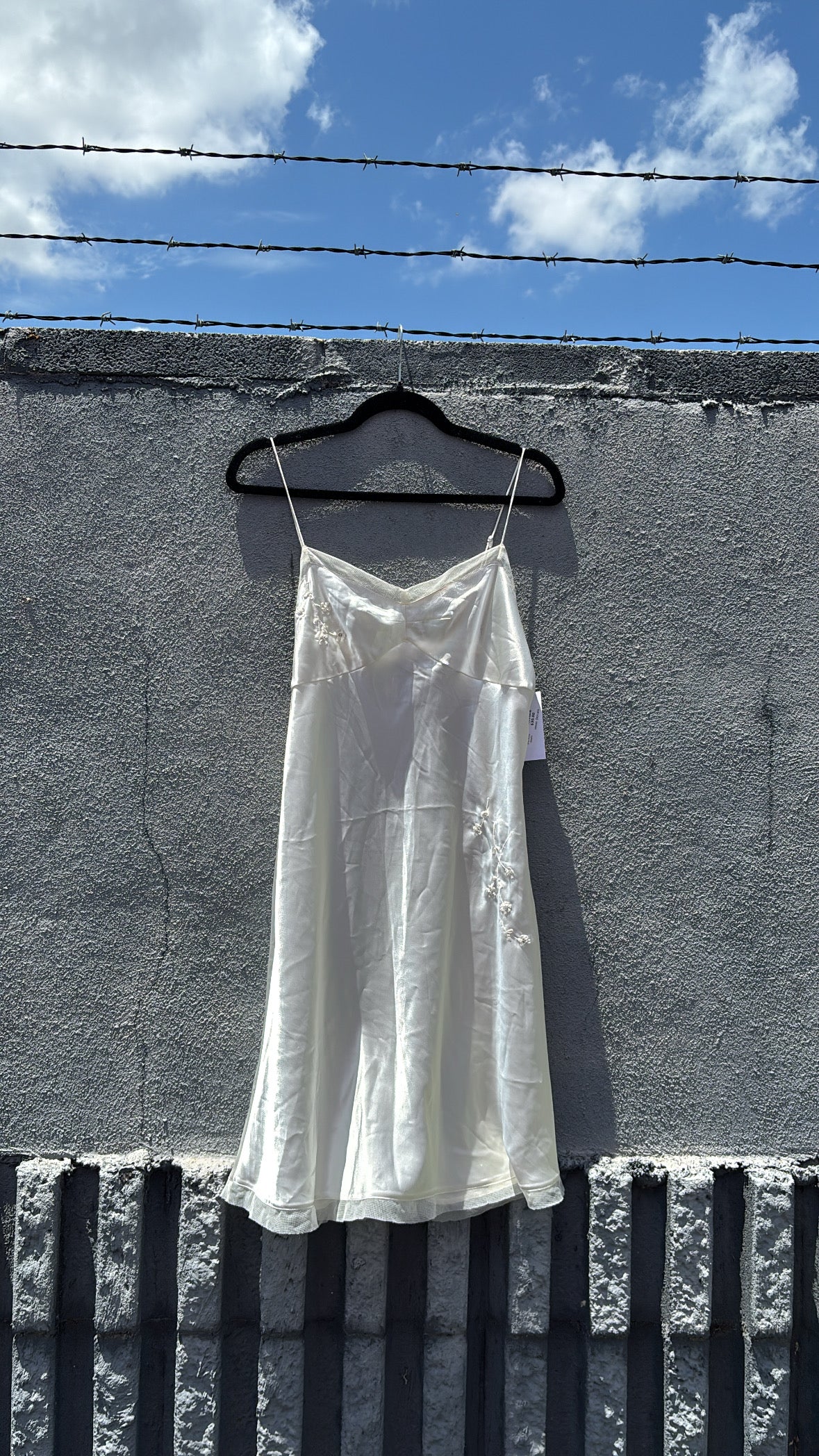 white vera wang slip w mesh and floral details, m