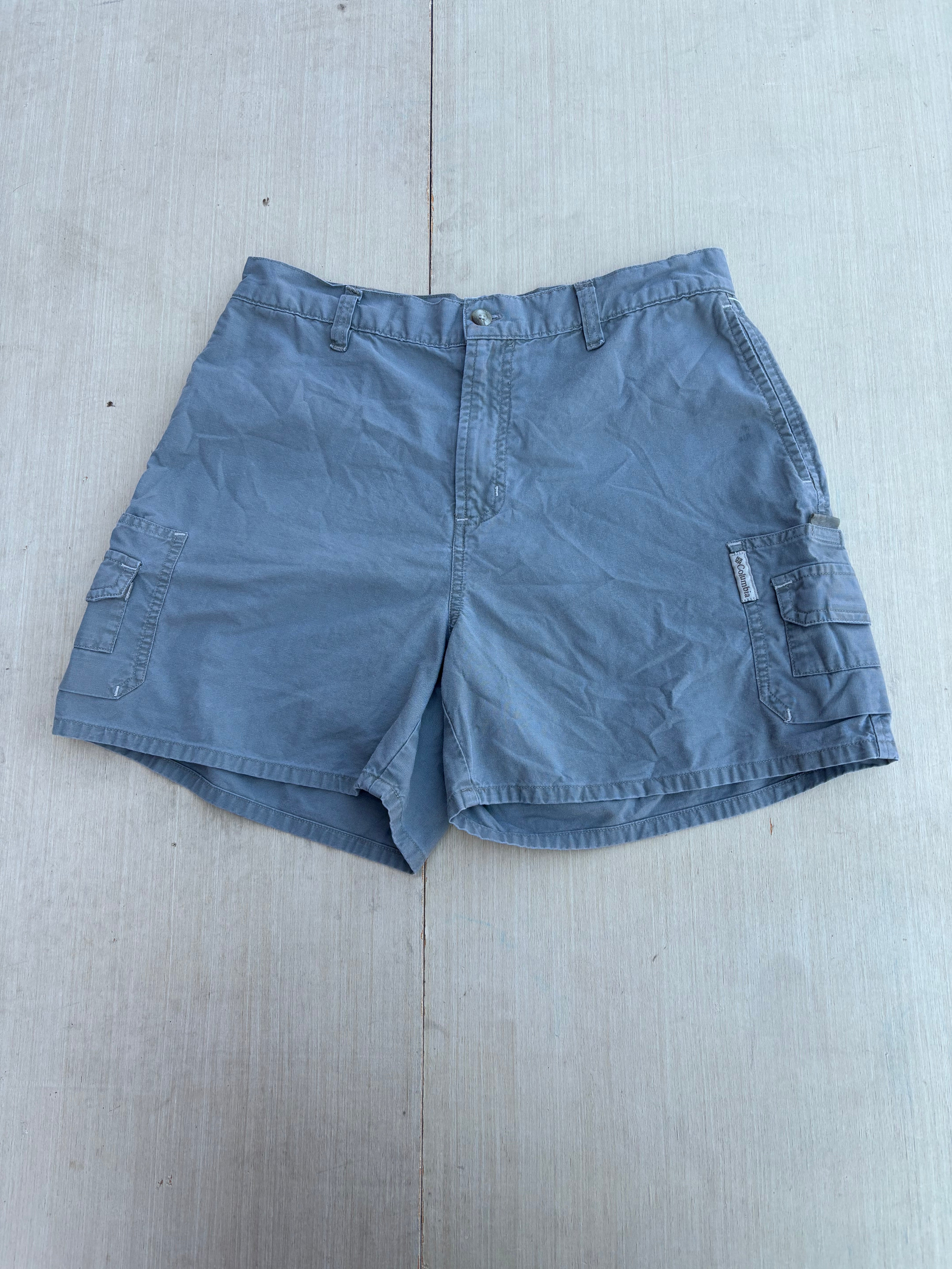 green columbia cargo shorts, m