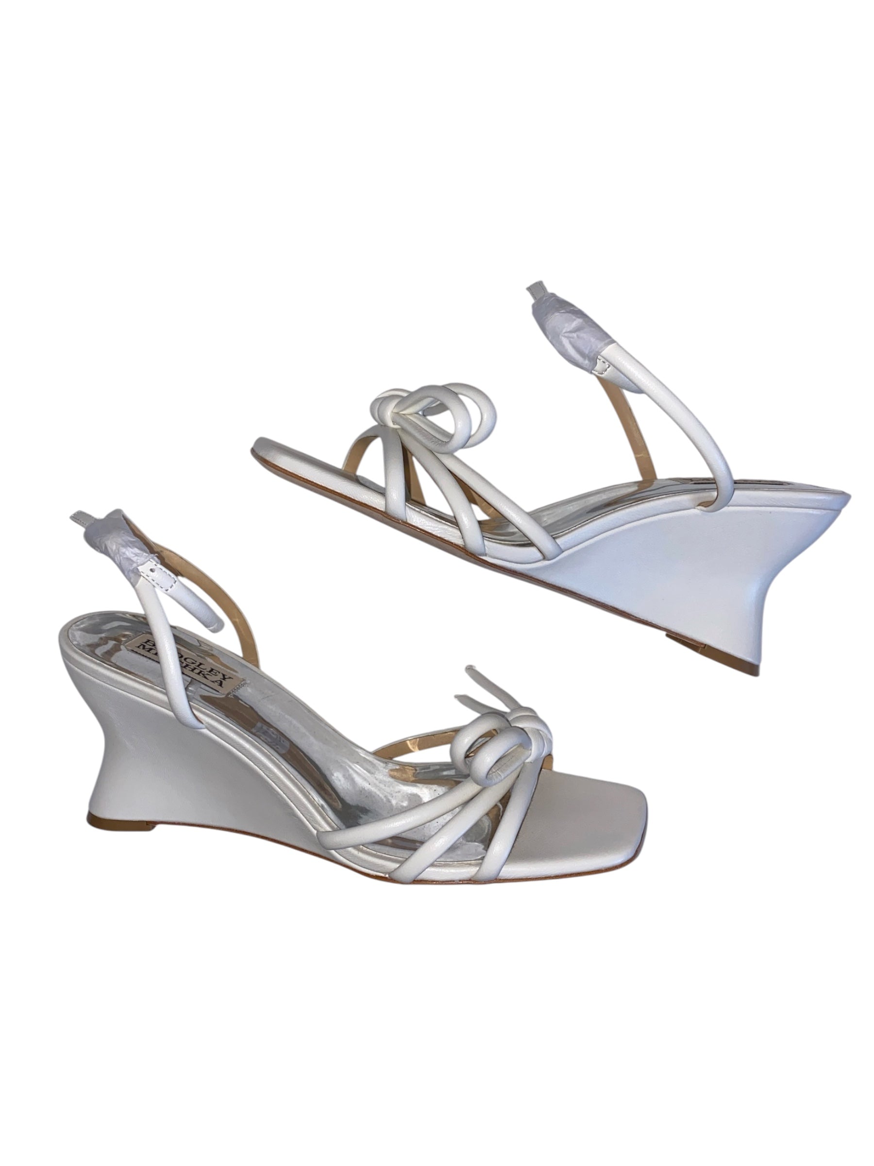 white Badgley Mishka NIB leather bow sandal heels, 7.5