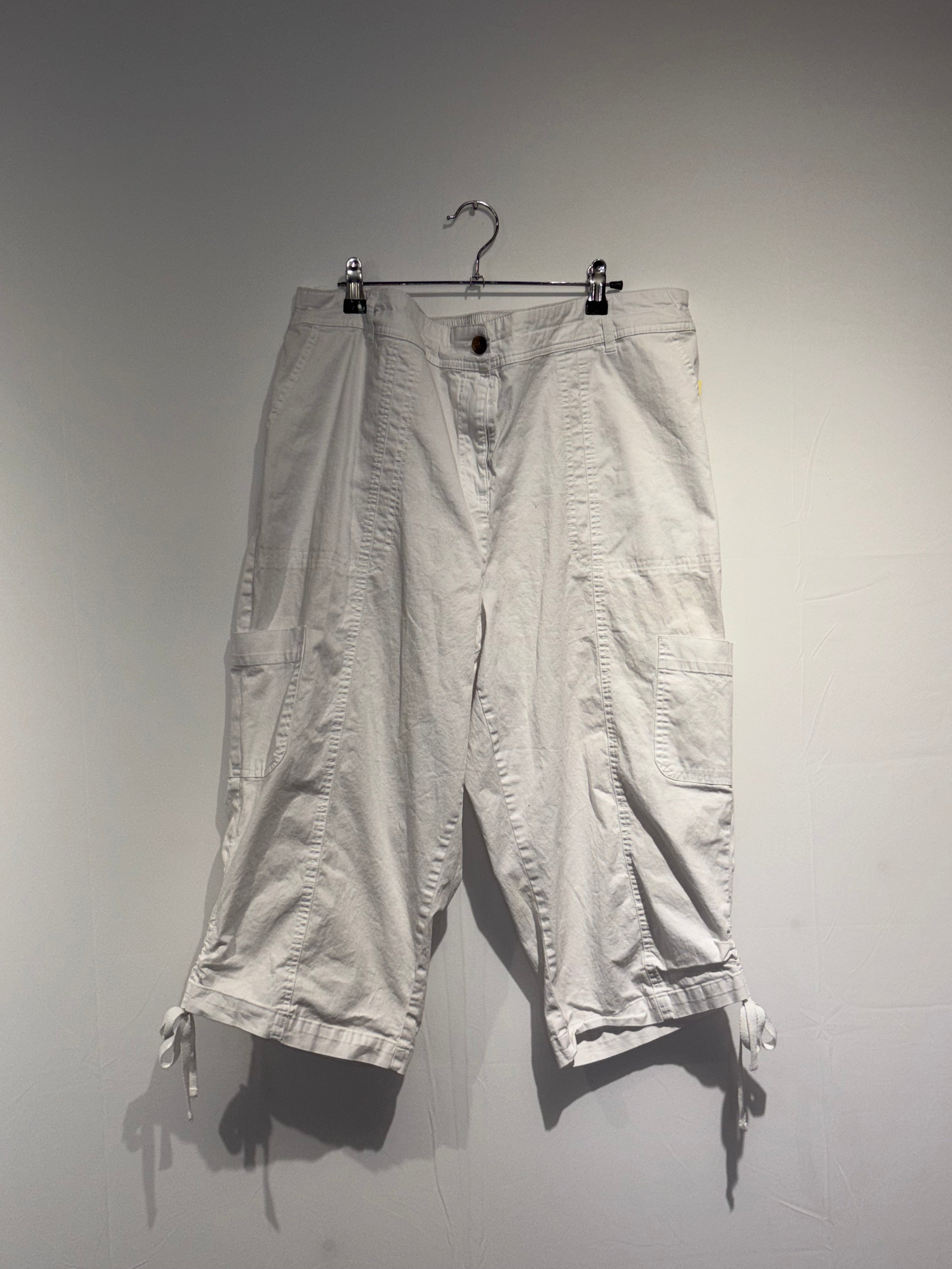 white cato capri elastic pants, 18