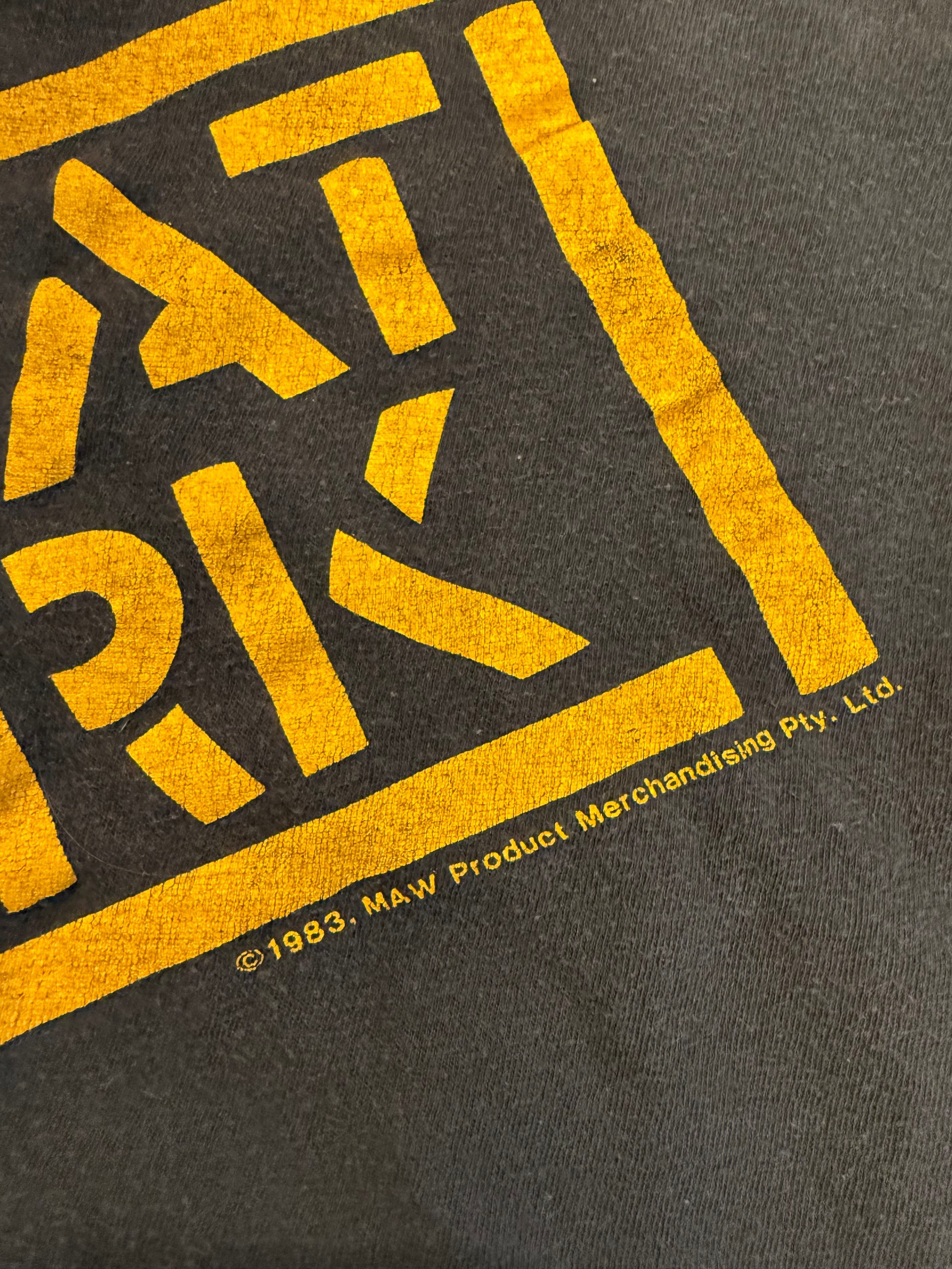 blue yellow 1988 men at work vtg tank, s