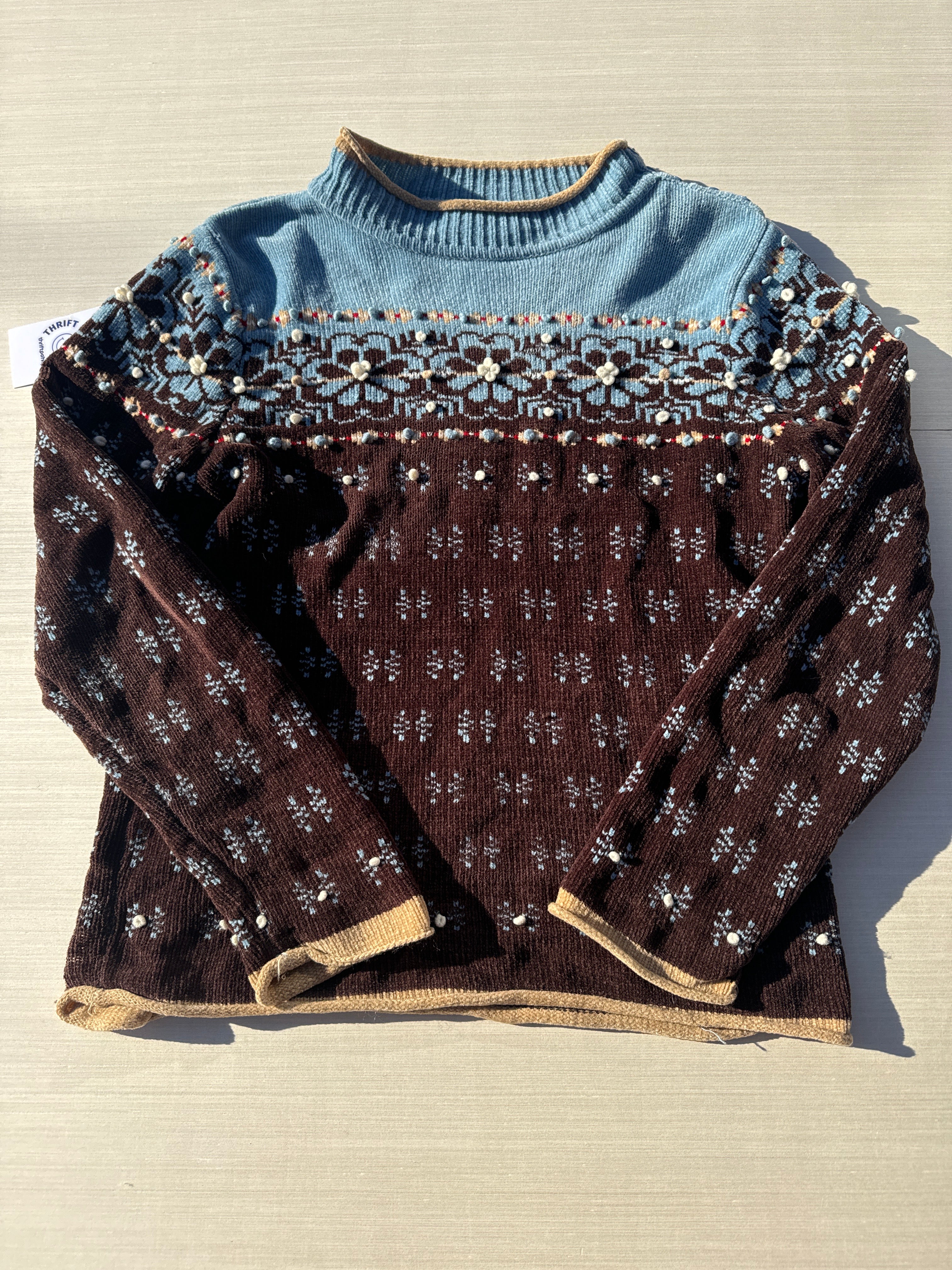 red no boundaries pattern sweater, L