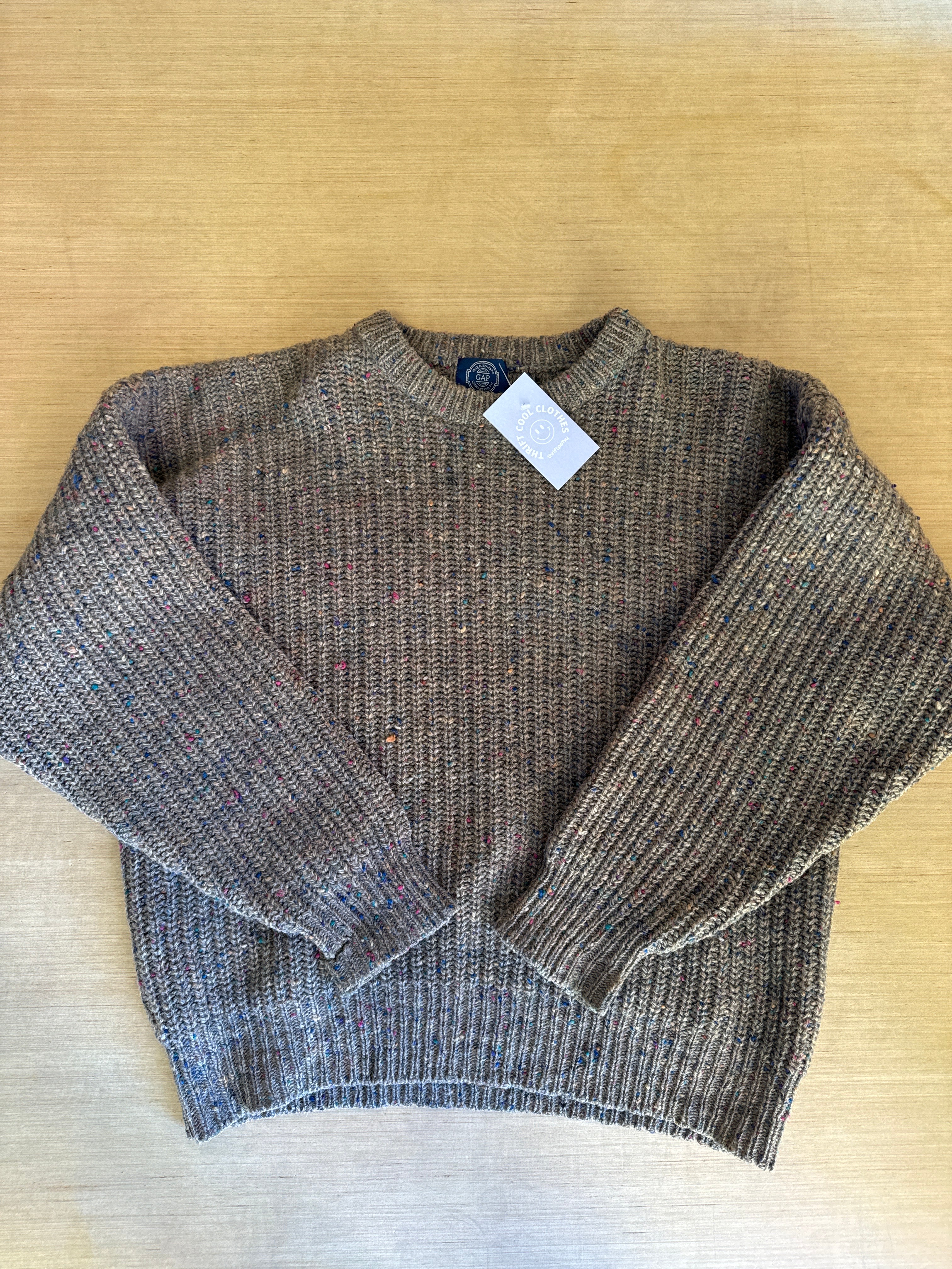 gray gap Vtg 100% wool Mens sweater, L
