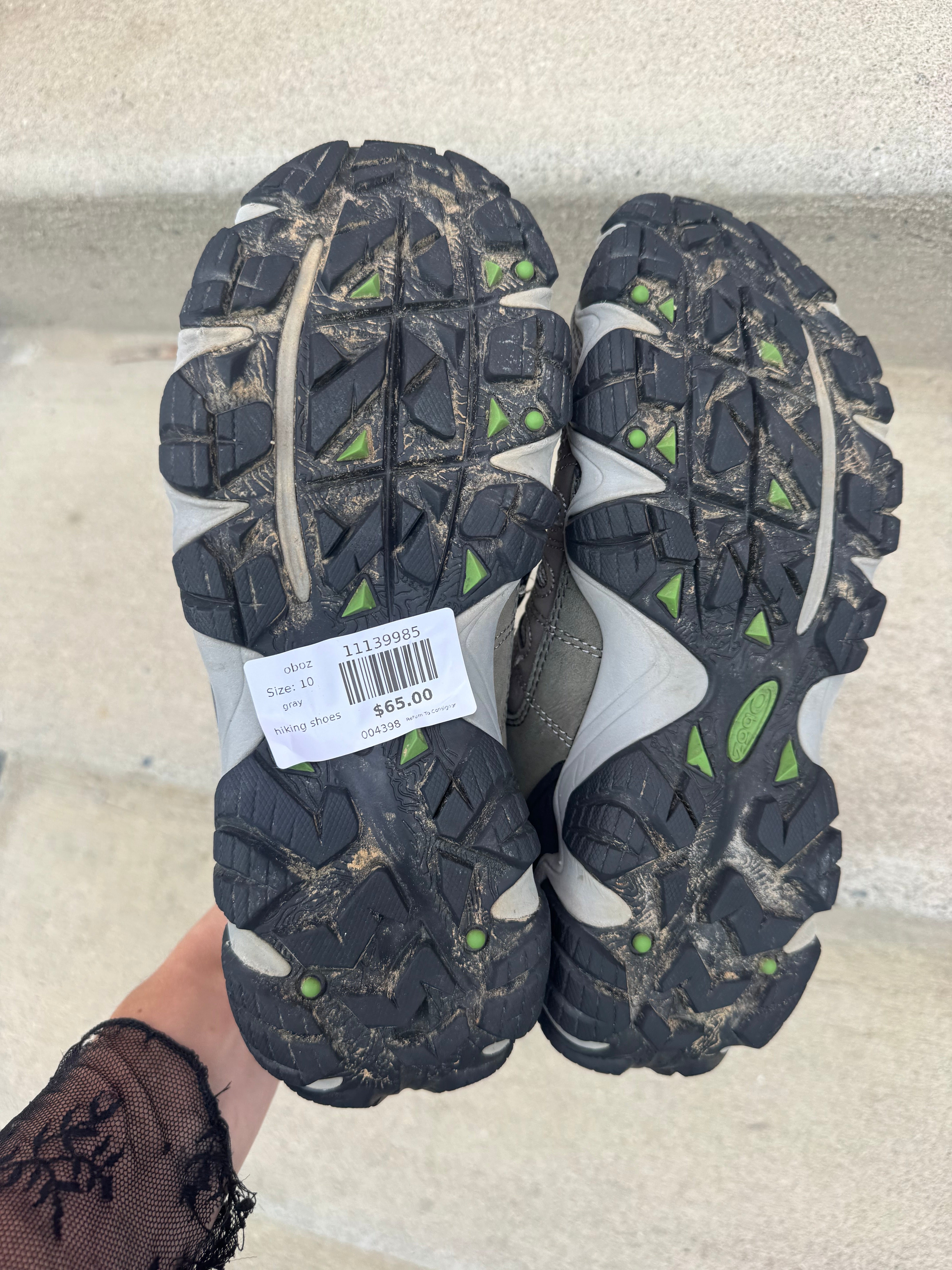 gray oboz hiking shoes, 10