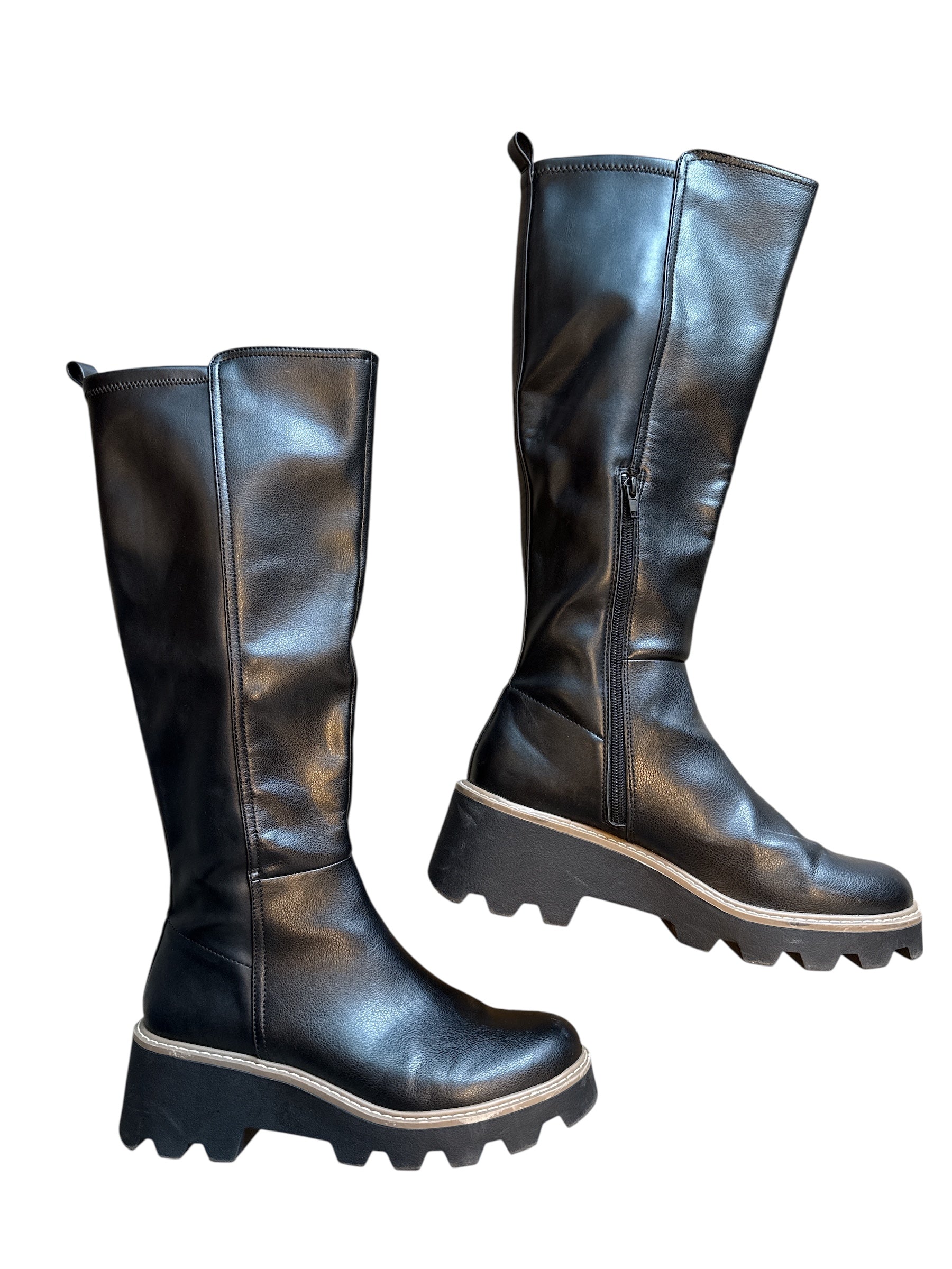 Black Dolce Vita flat form mid shaft boot, 11w