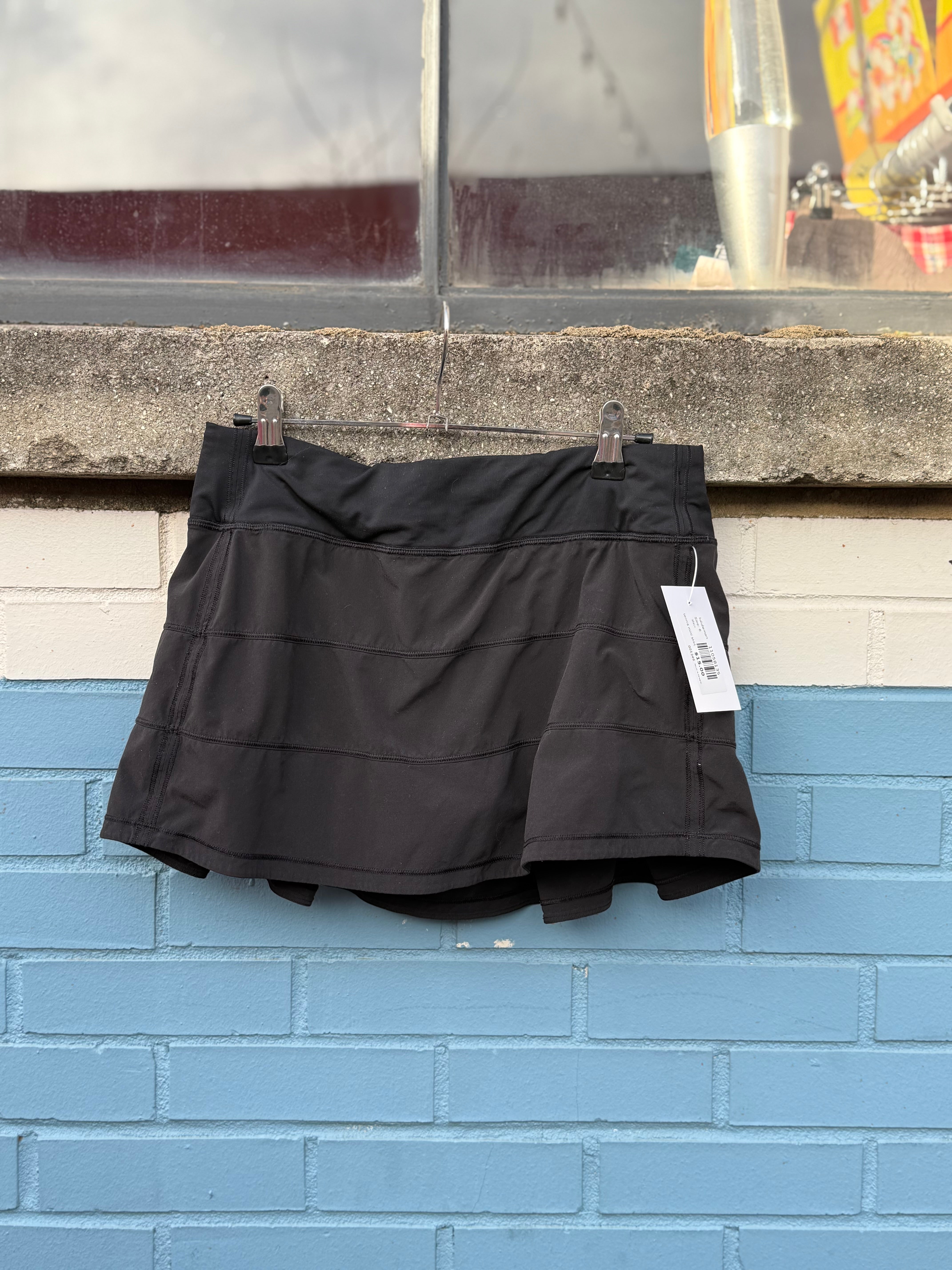 black lululemon tennis mini skort, 6