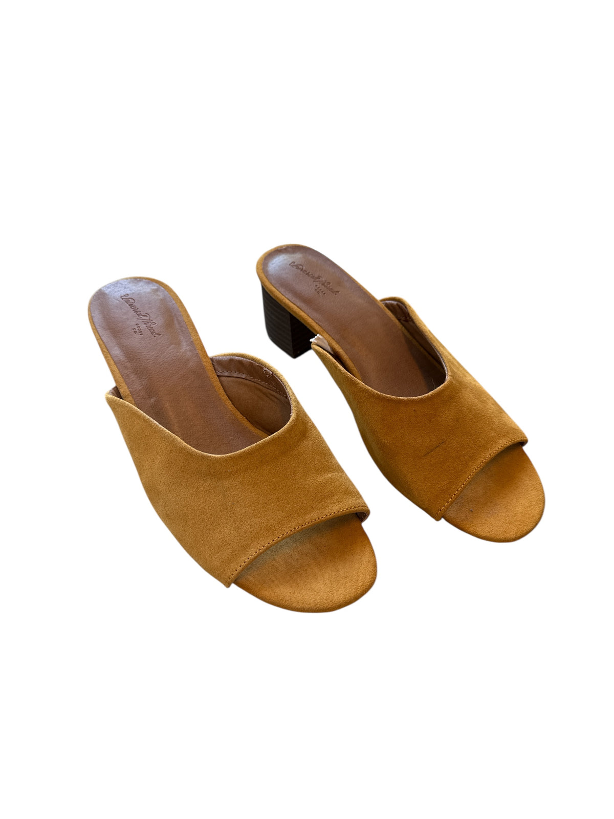 yellowish brown universal thread sandals, 6.5