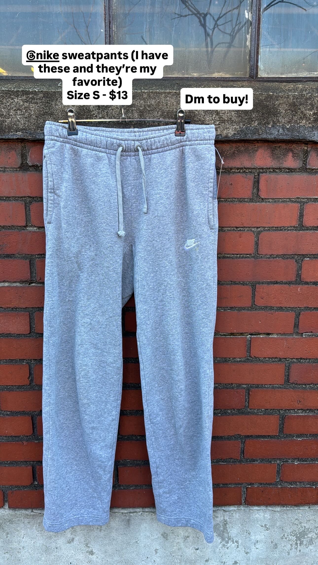 gray nike sweatpants, s