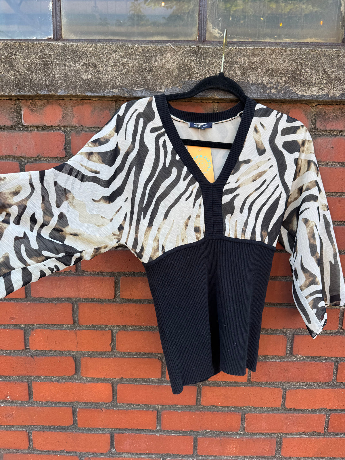 Brown black anne klein Zebra two tone flowy sleeve top, S