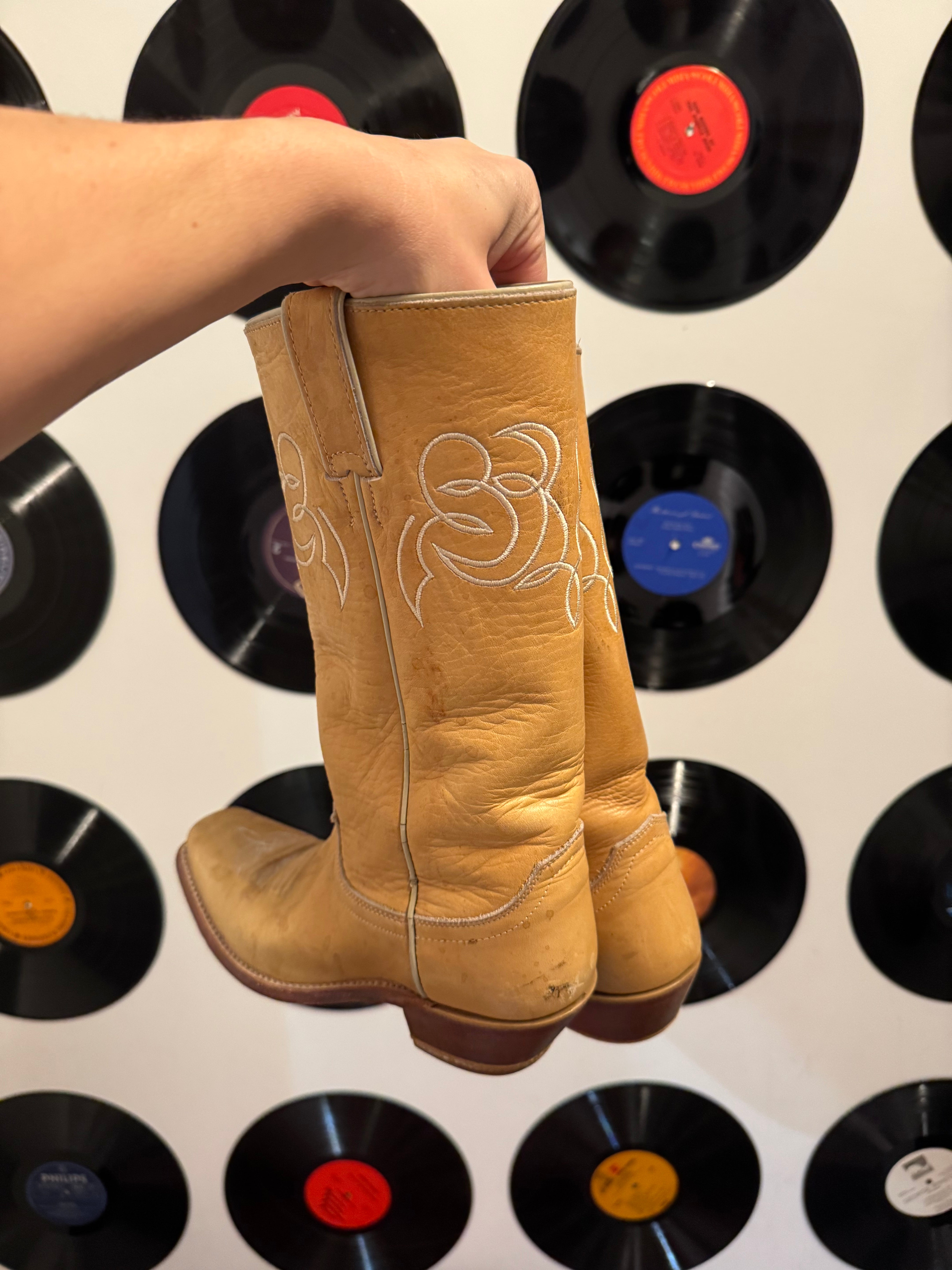tan justin cowboy boots, 5.5