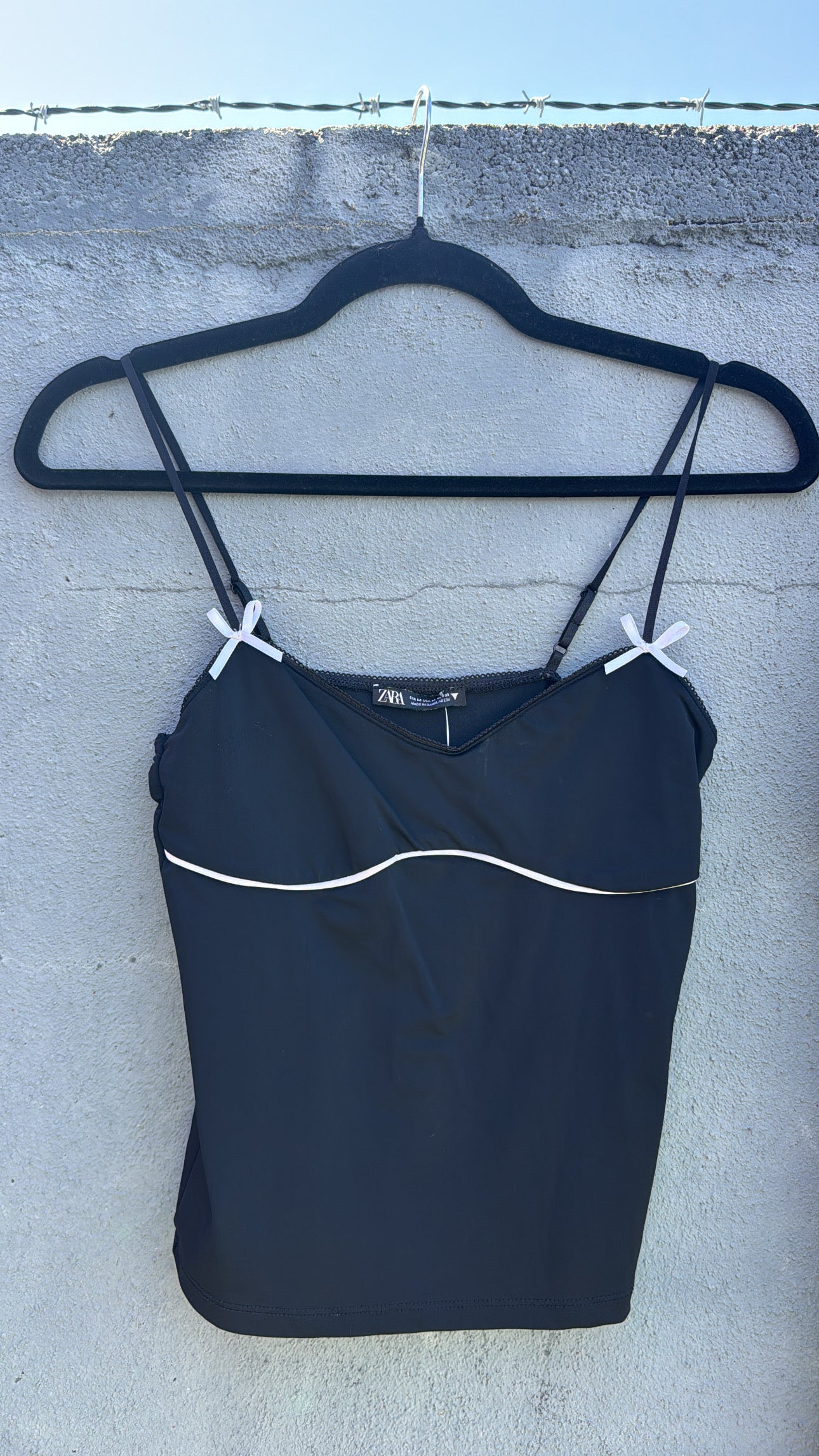 Black Zara Cutie tank w bows on straps, M