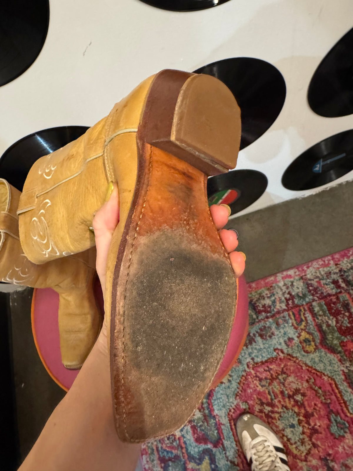 tan justin cowboy boots, 5.5