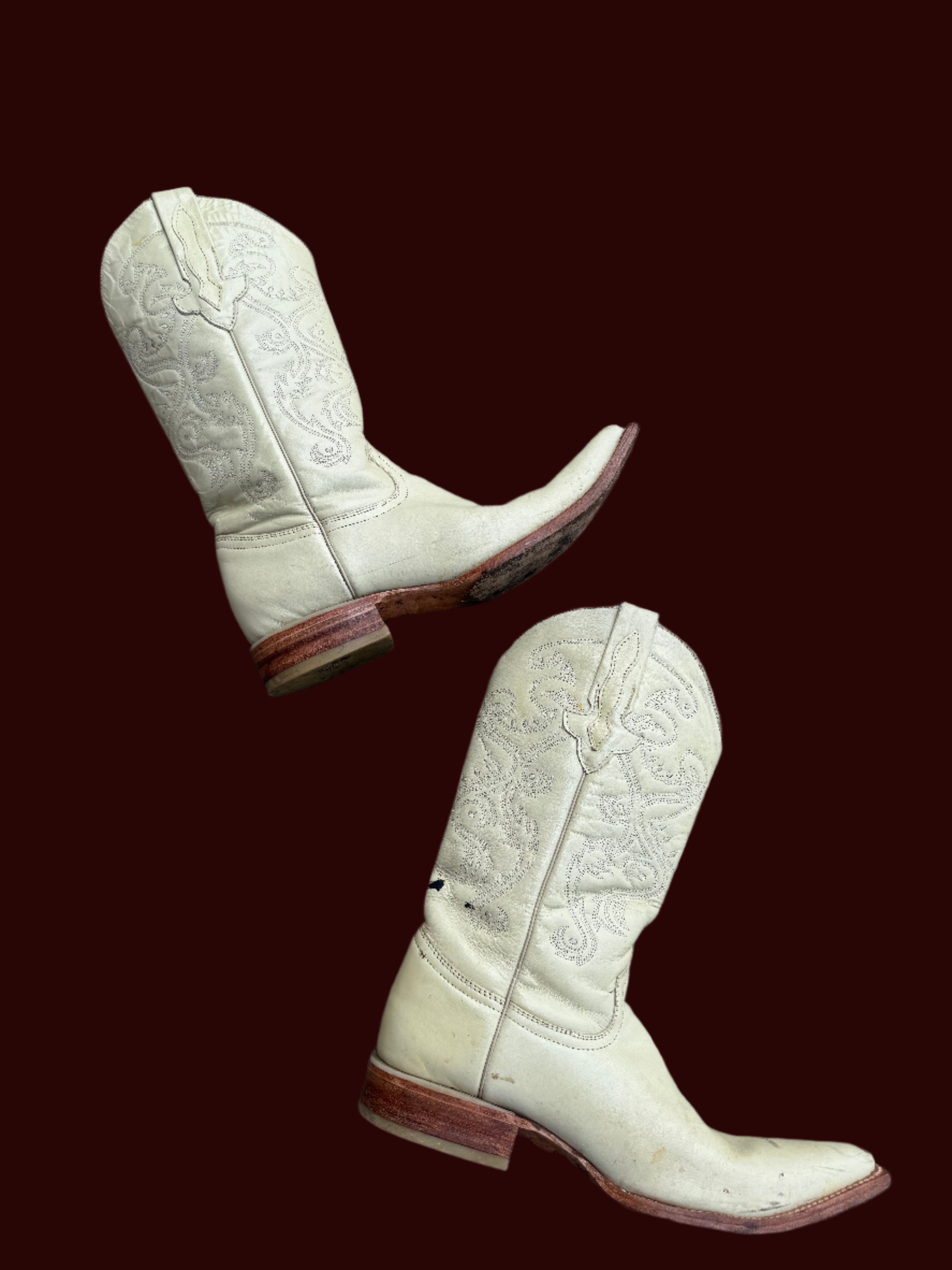 cream vtg leather cowboy boots, 7.5 men’s (fit like 8.5 women’s)