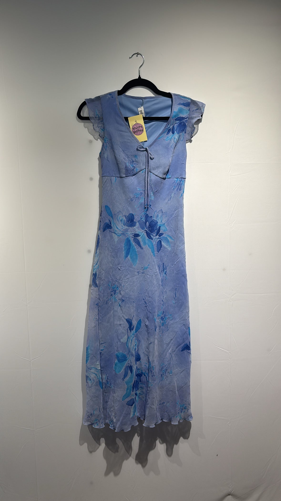 blue byer too! flowy floral cap sleeve dress, 9
