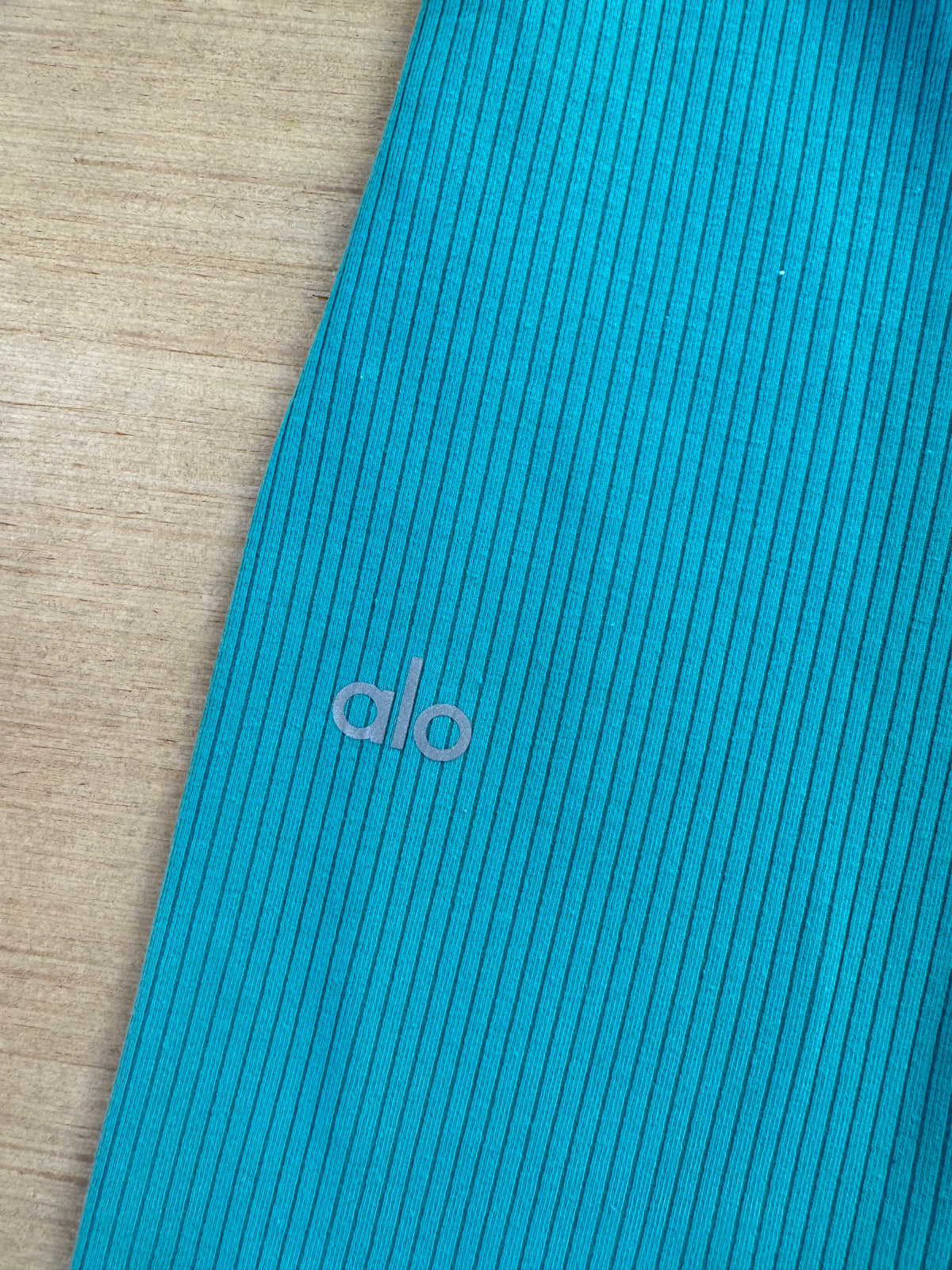 teal alo ribbed leggings, m