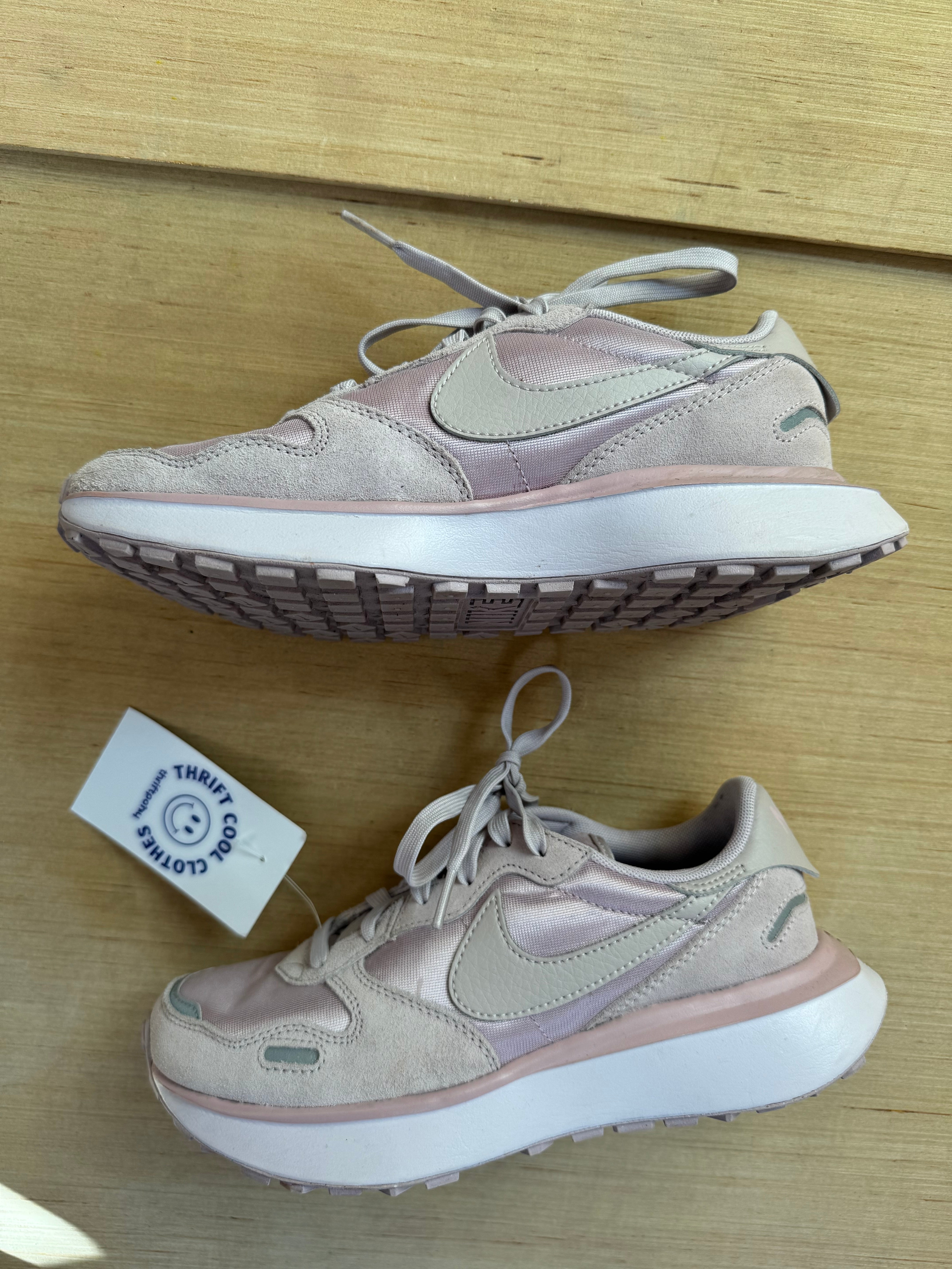 pink nike tennis shoes, 6.5