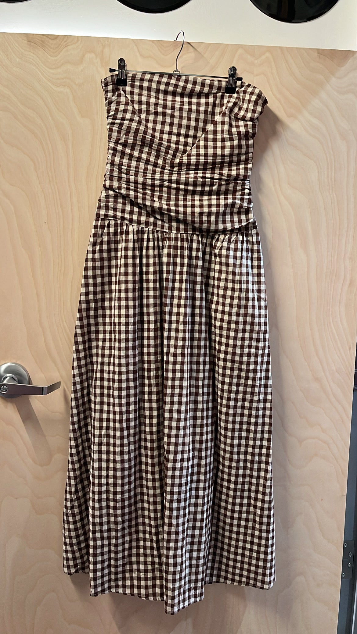 brown white your favorite gingham strapless maxi dress, s