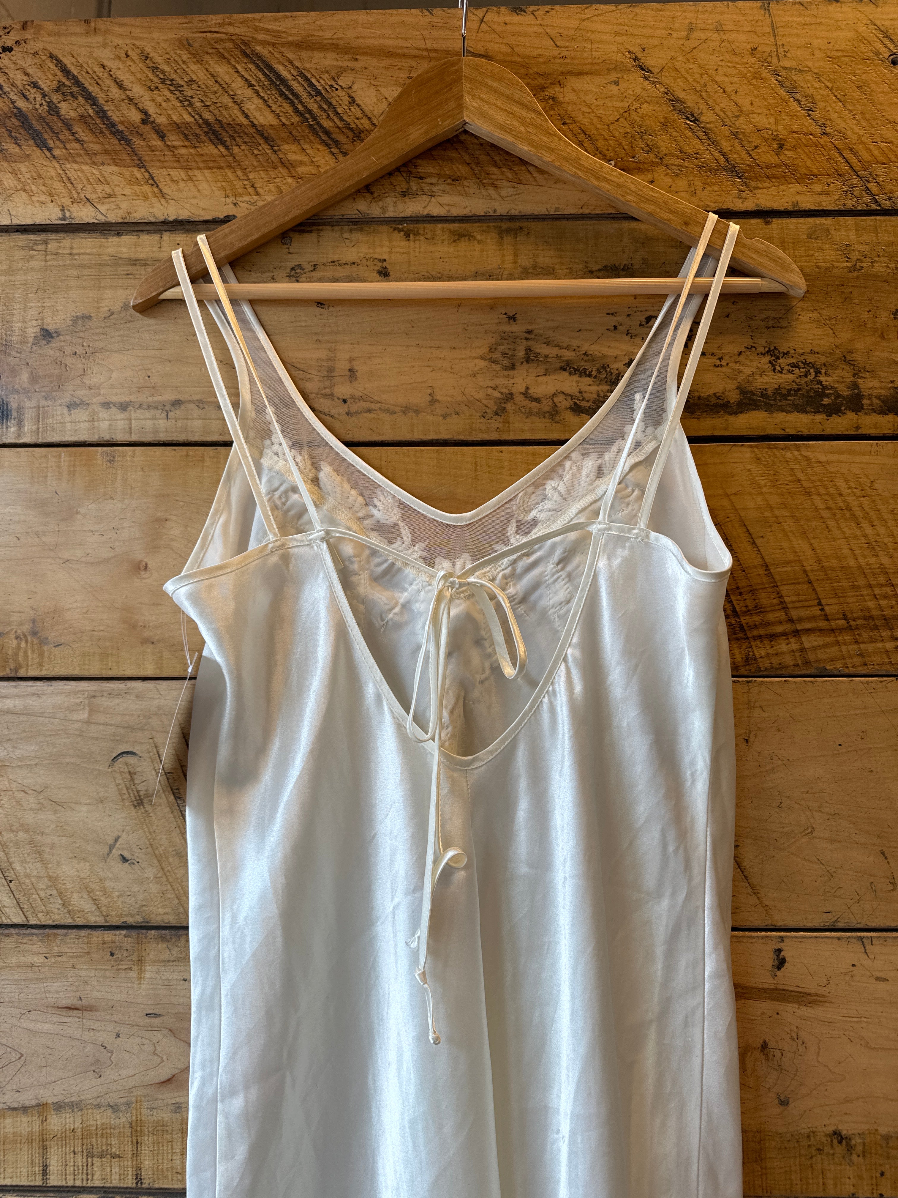 white California dynasty long satin slip w details, s