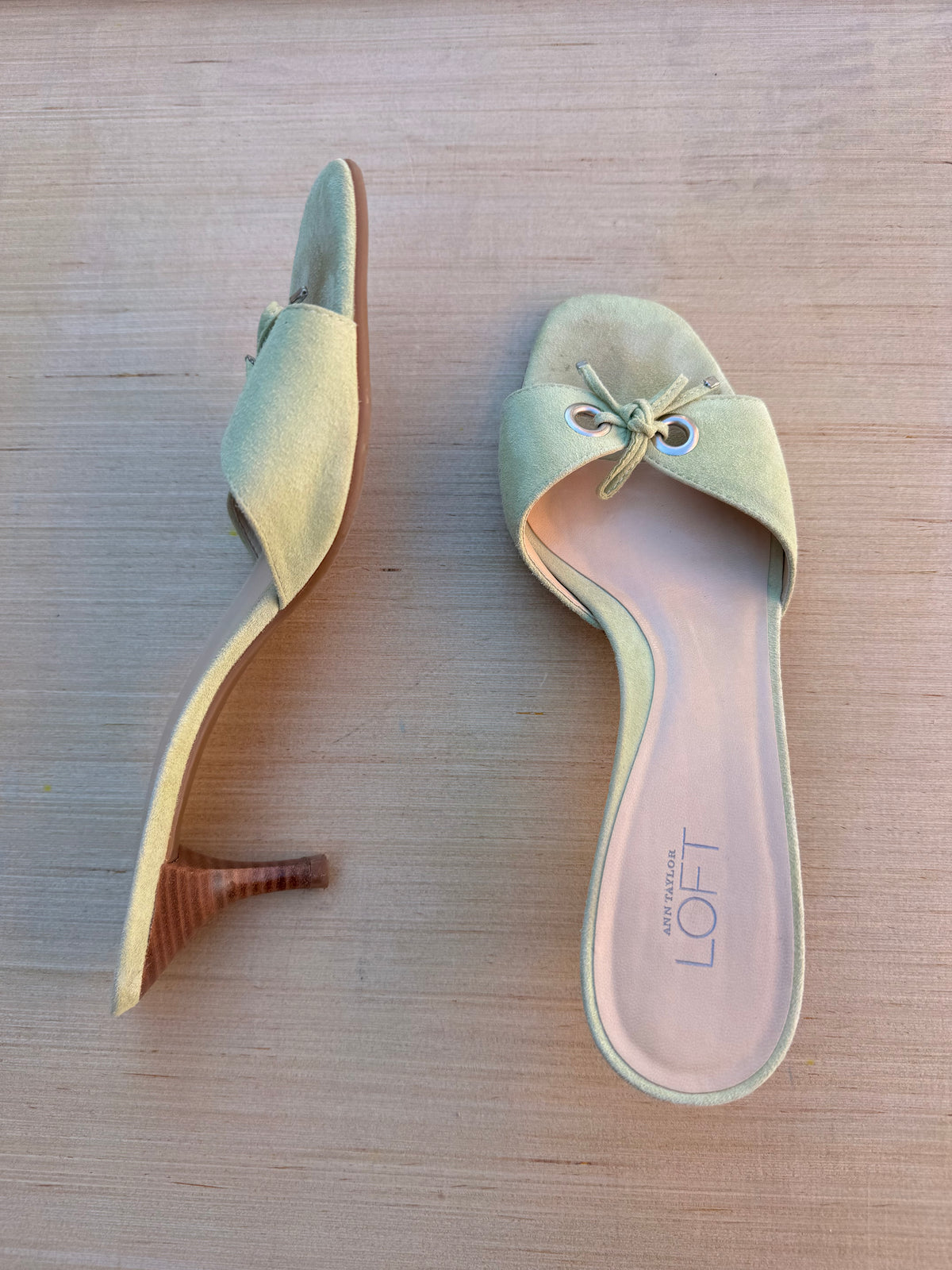 green loft kitten heels w grommet and tie, 7.5