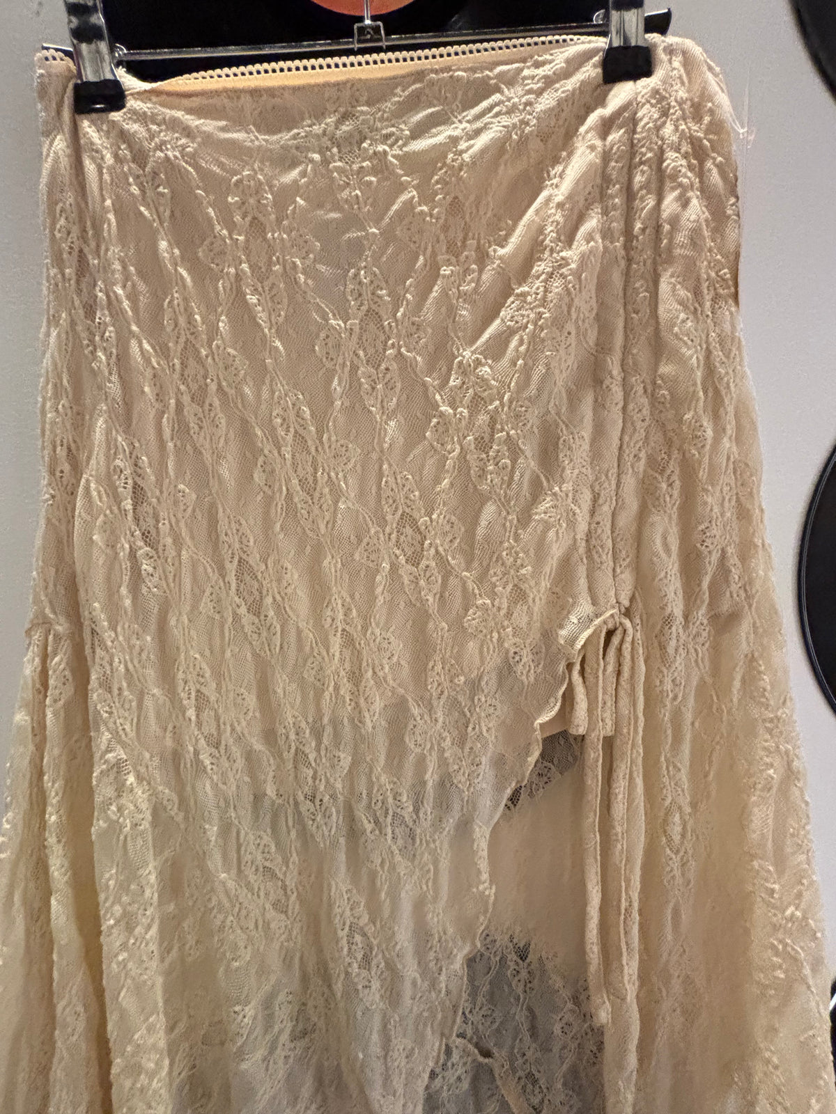 tan windsor lacey flowy skirt, s