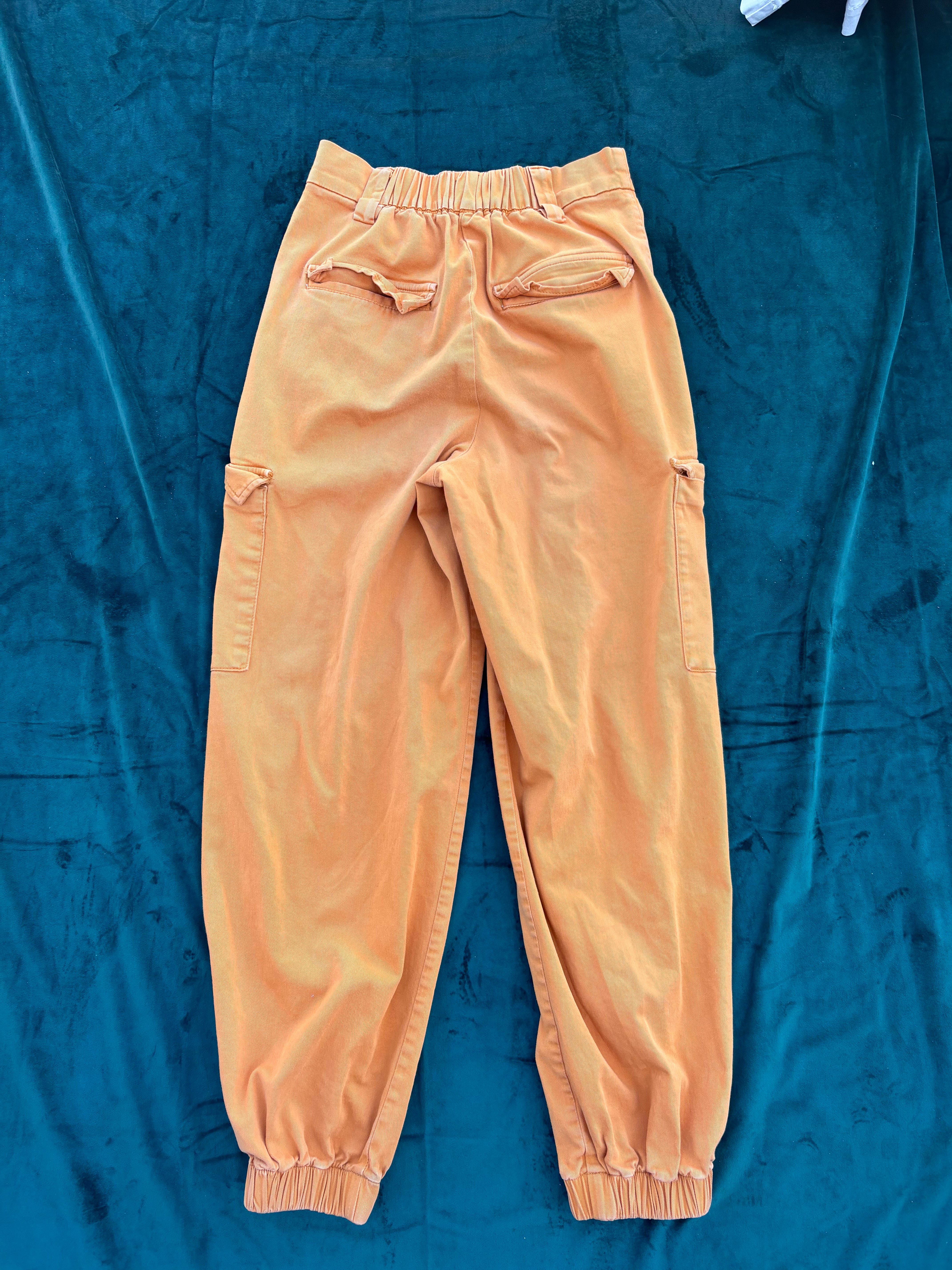 orange Bdg cargos, M
