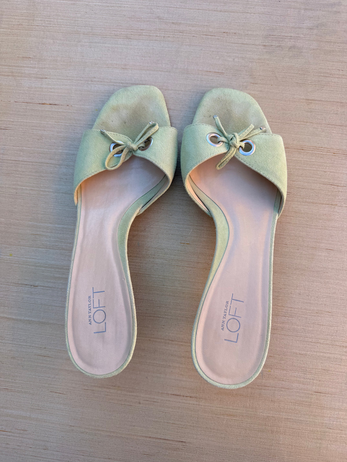 green loft kitten heels w grommet and tie, 7.5