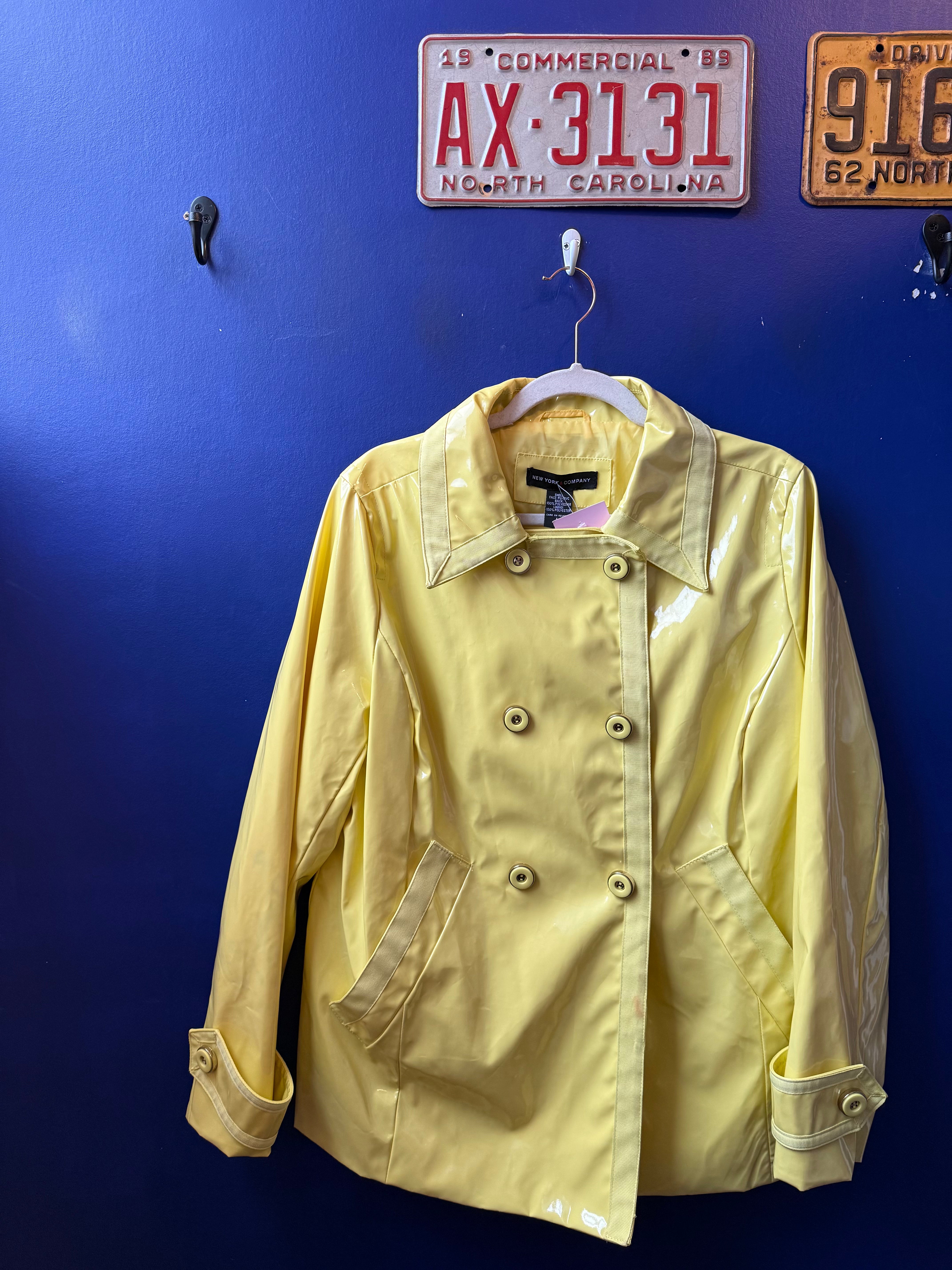 yellow new york & company patent raincoat, L