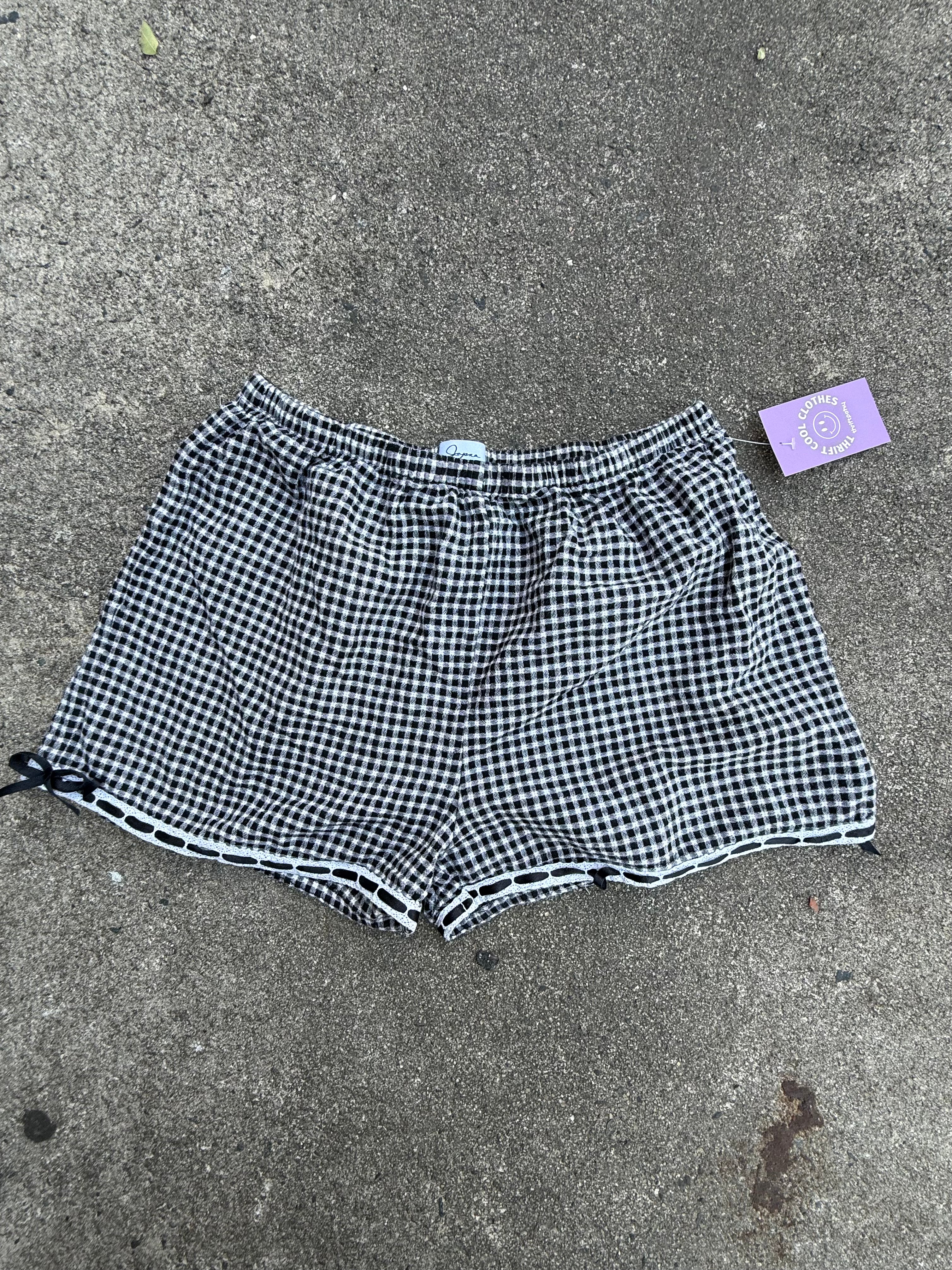 black white japra gingham shorts, L