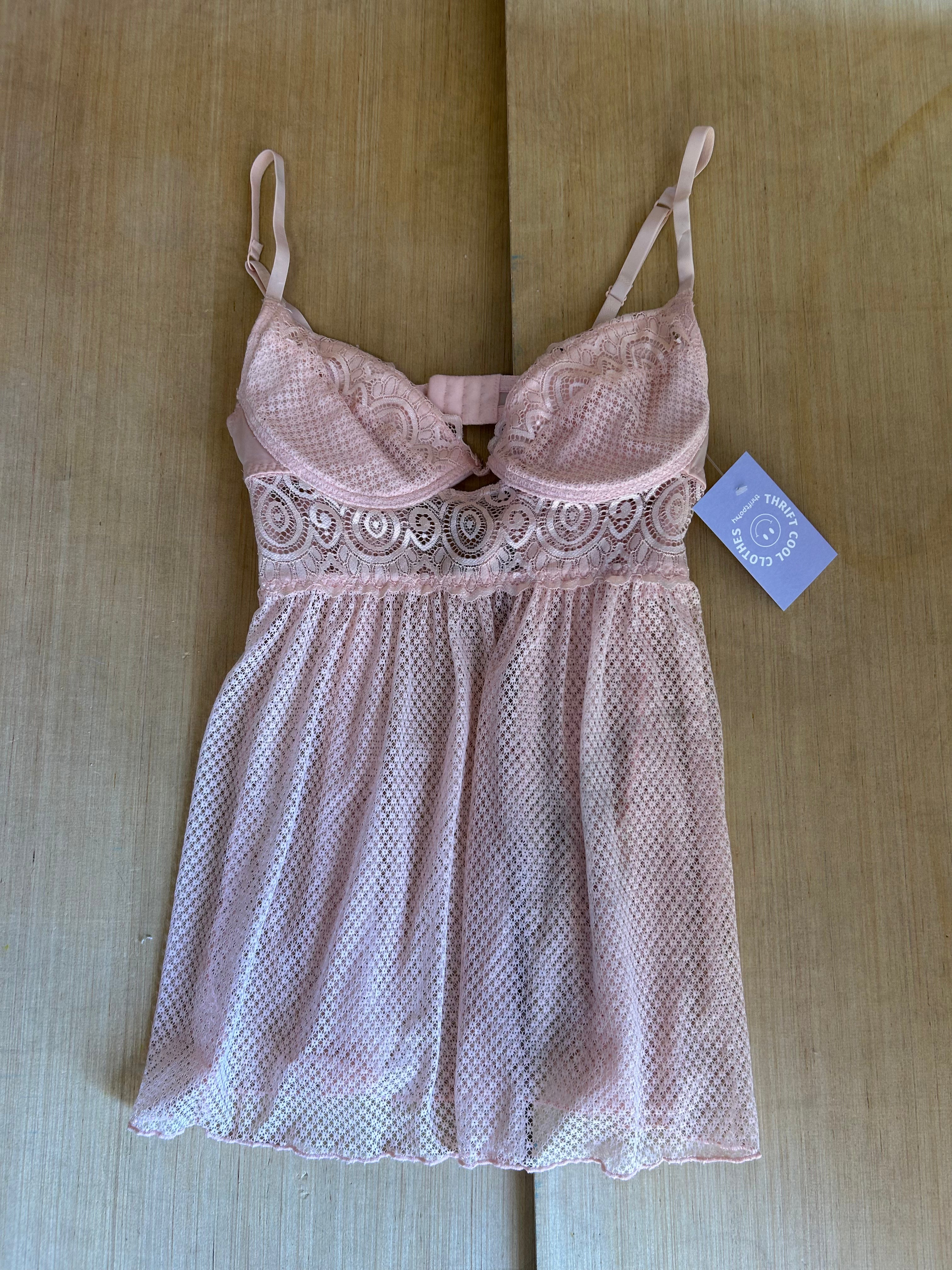 Pink lacey lingerie, m
