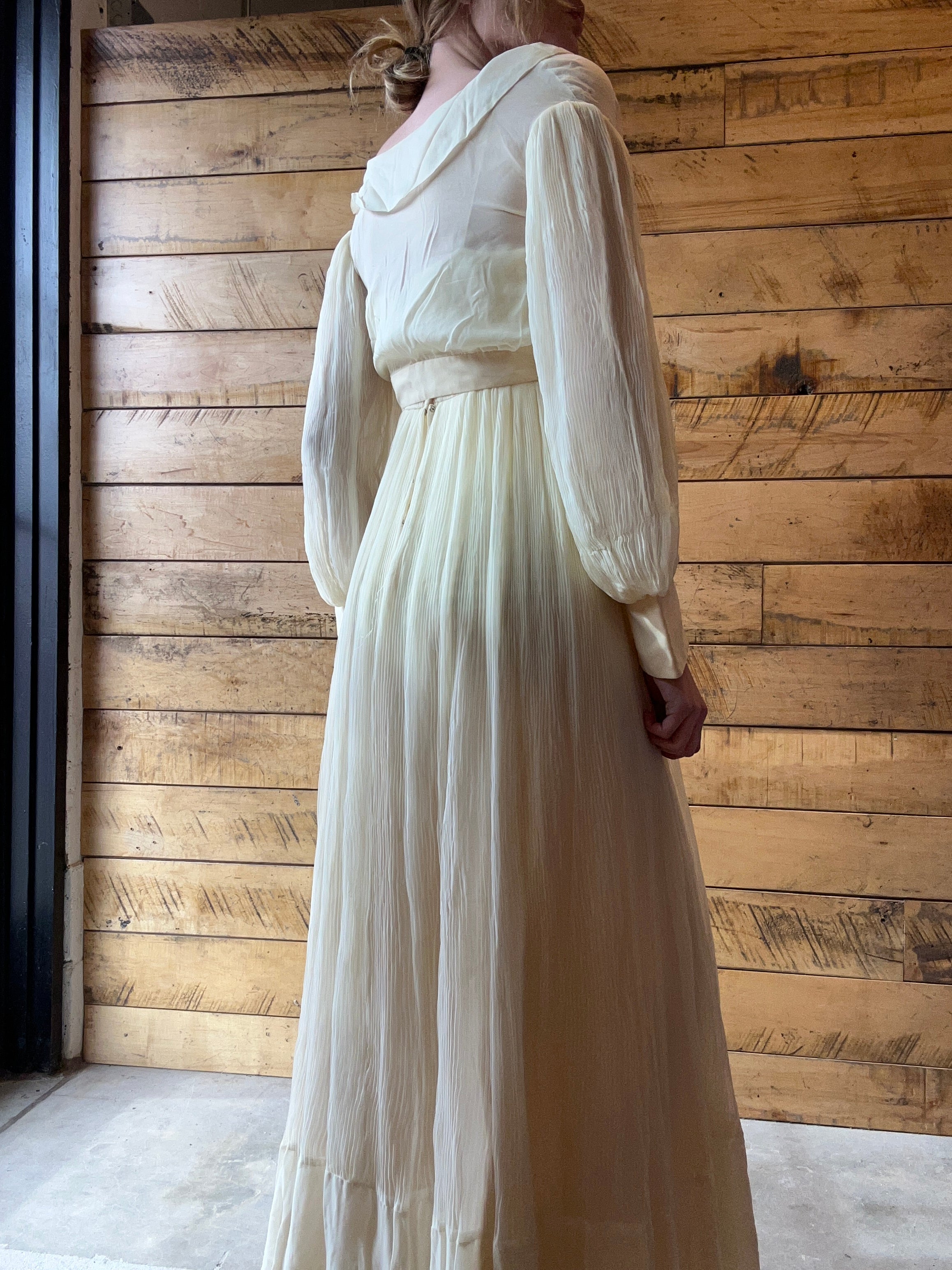 Cream Vtg silk gown, 4