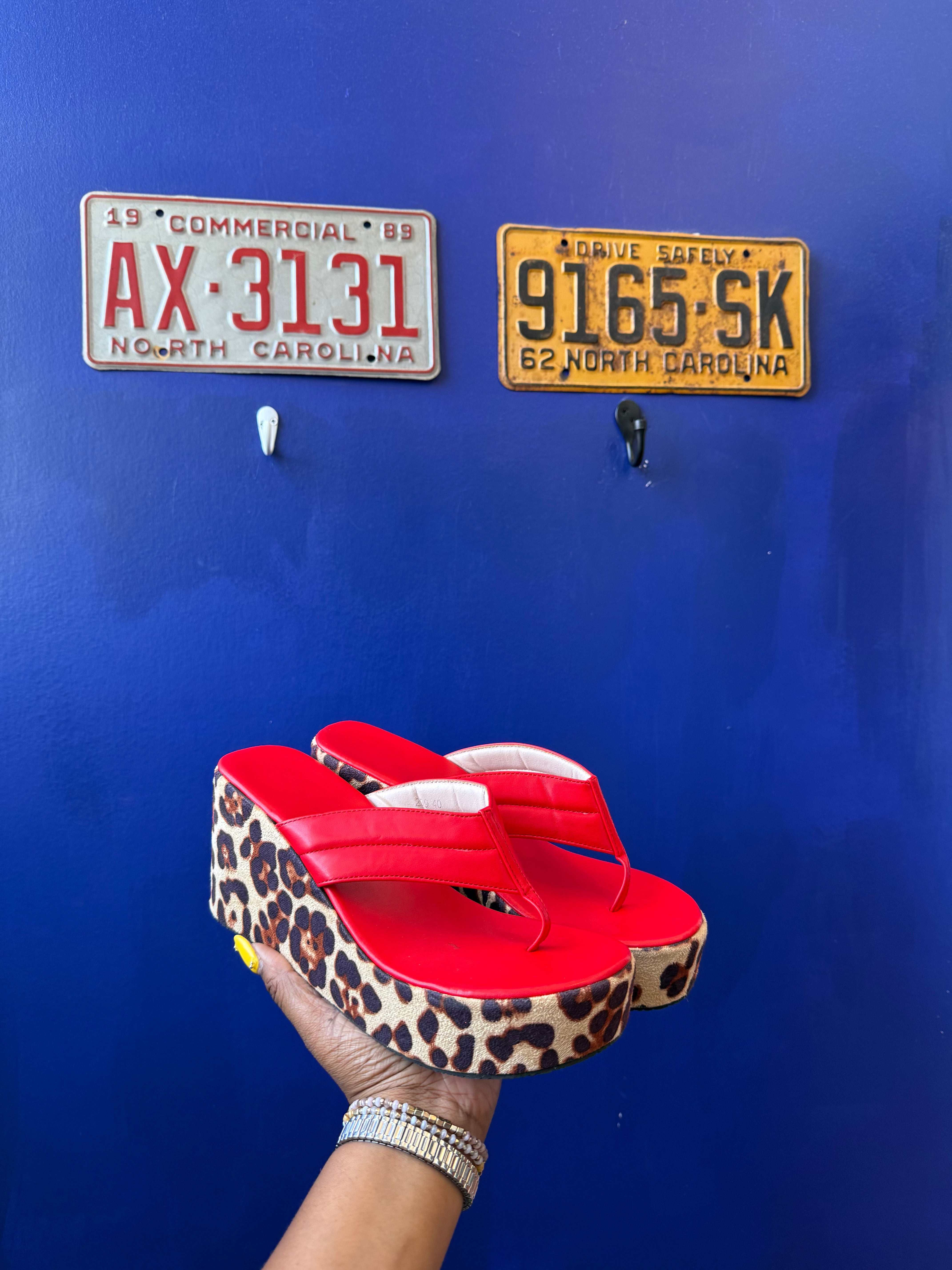 Red cheetah Platform cheetah flip flops, 40