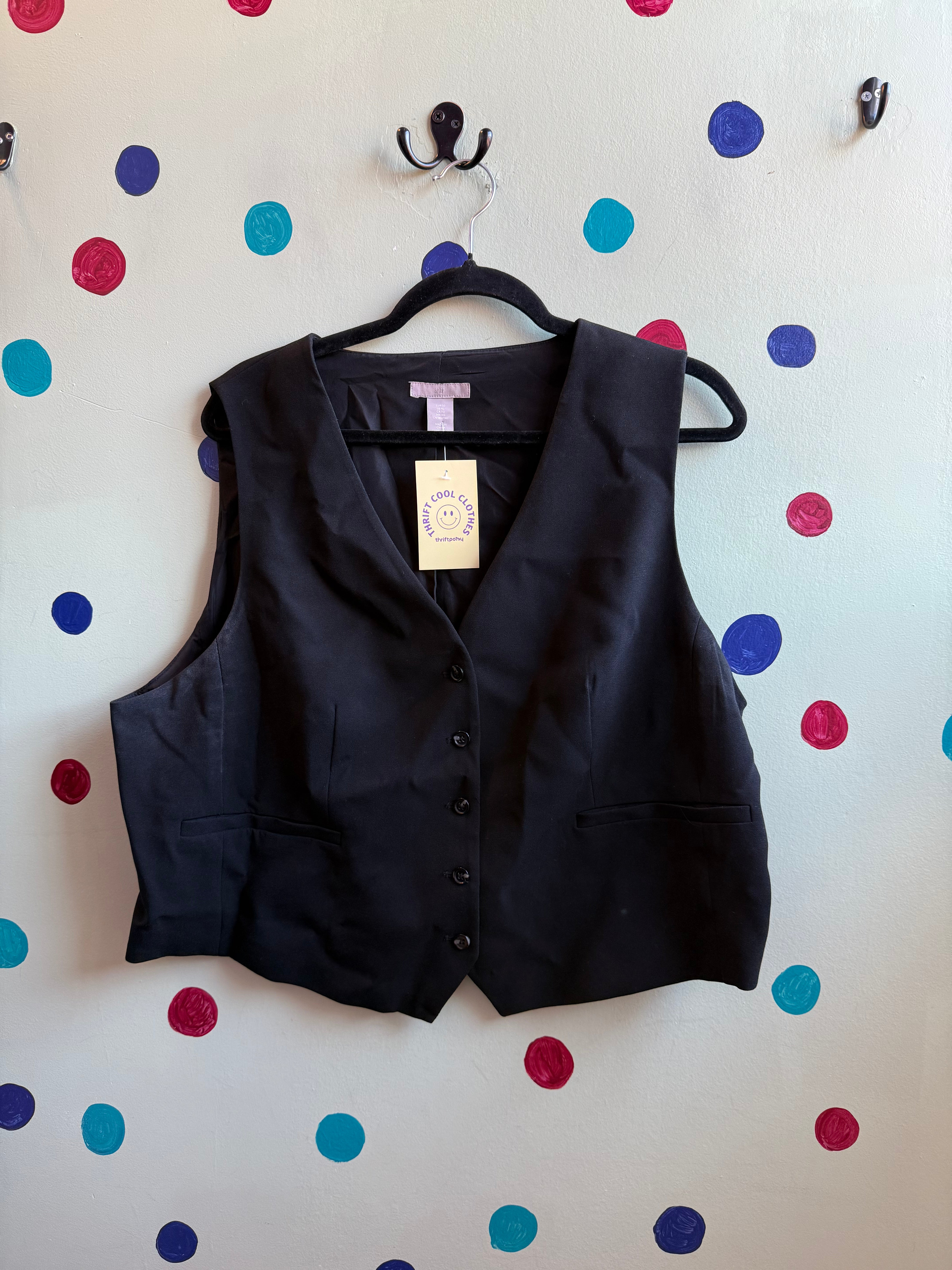 Black HM Button up vest, XL