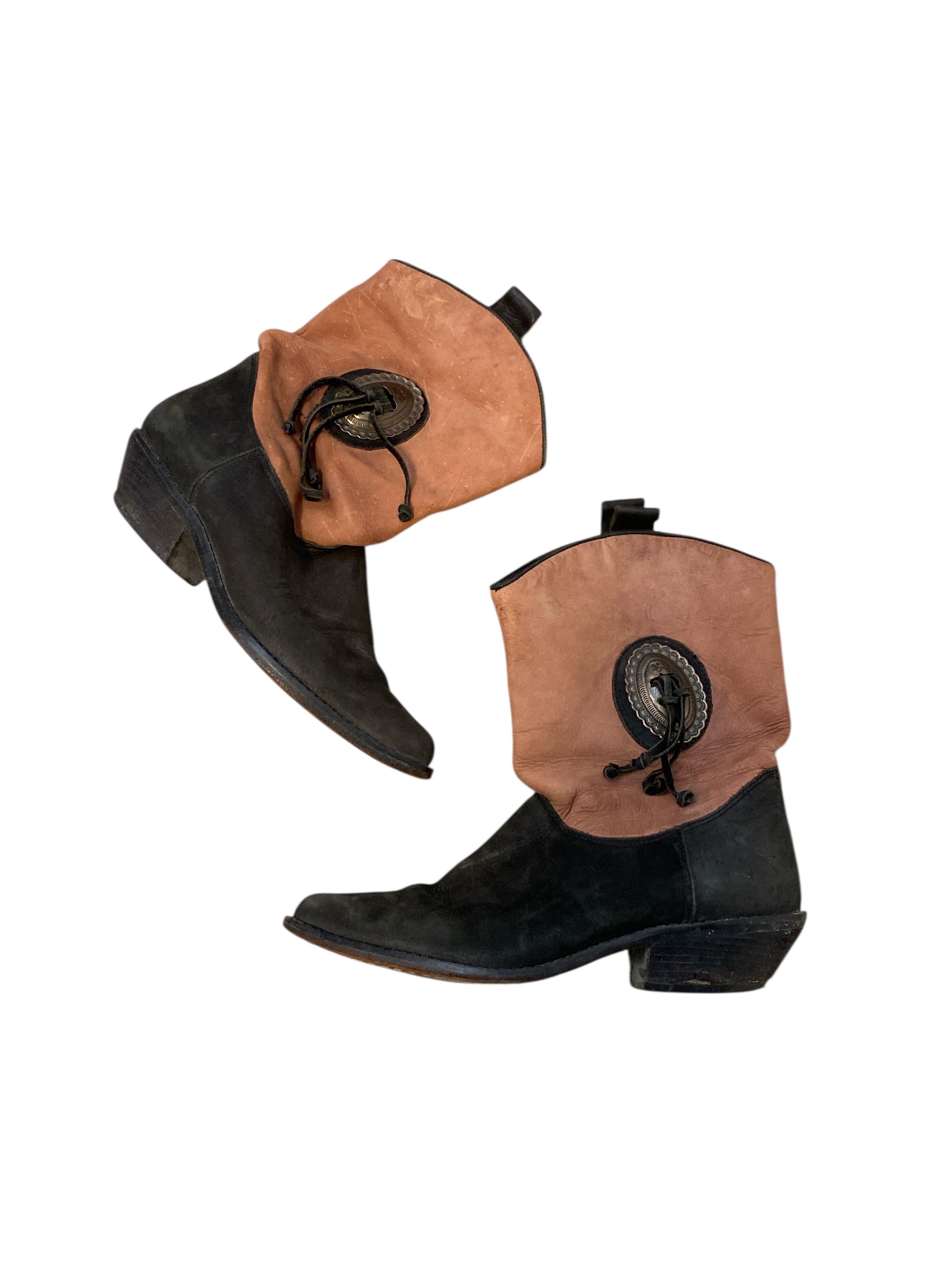 brown short cowboy boots, 6.5