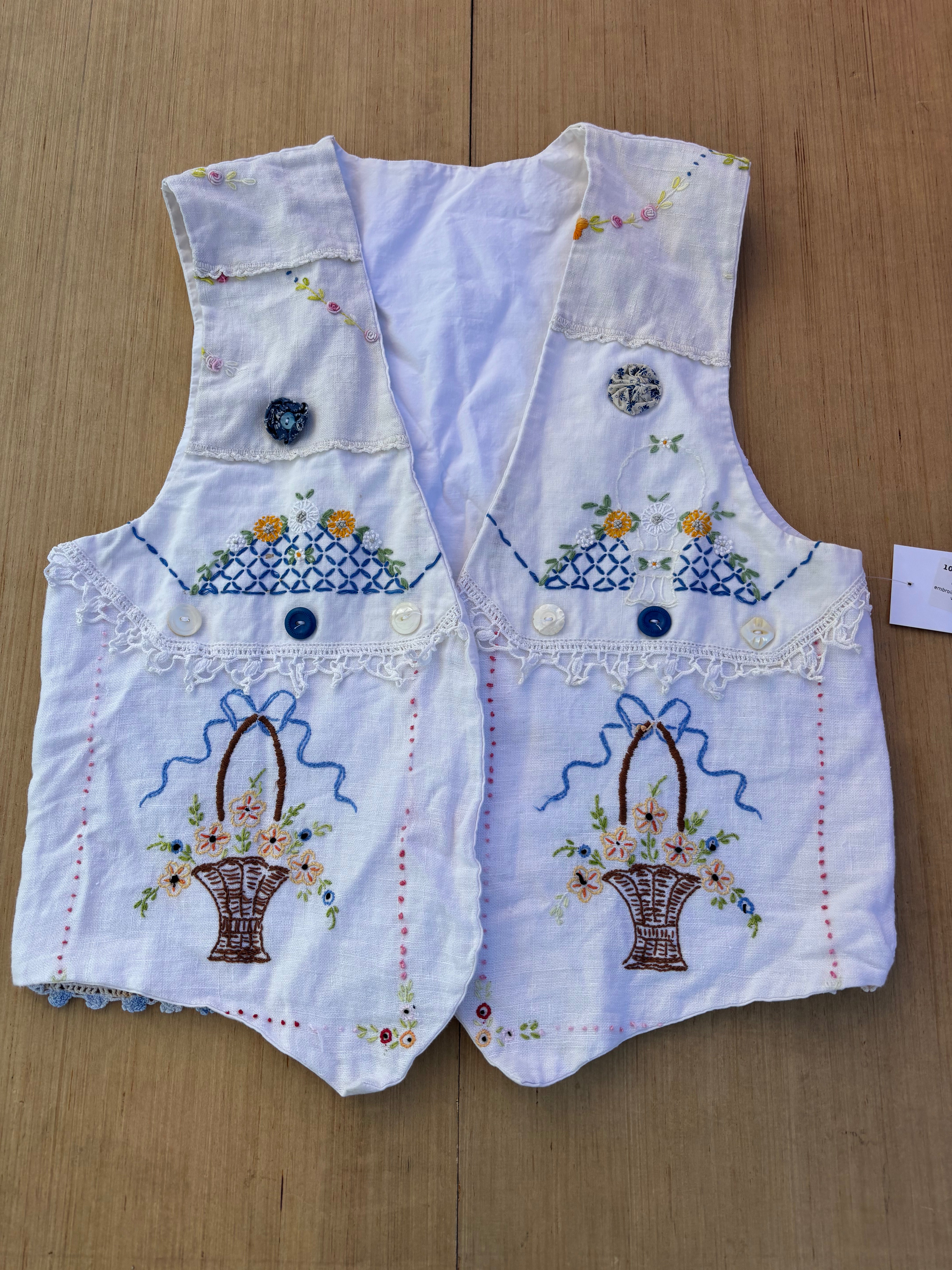 white embroider garden vest