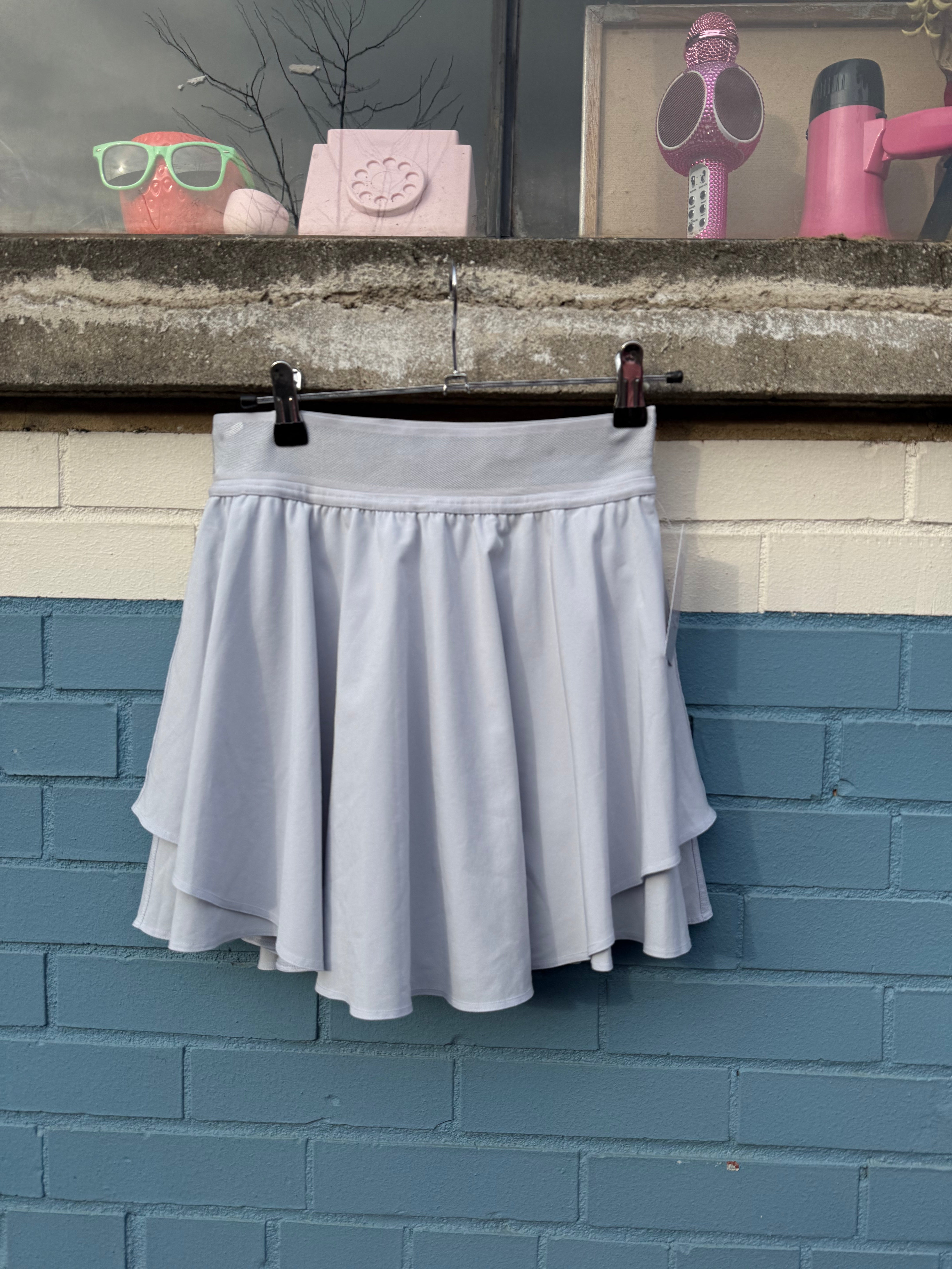 light gray lululemon tennis skirt, 4