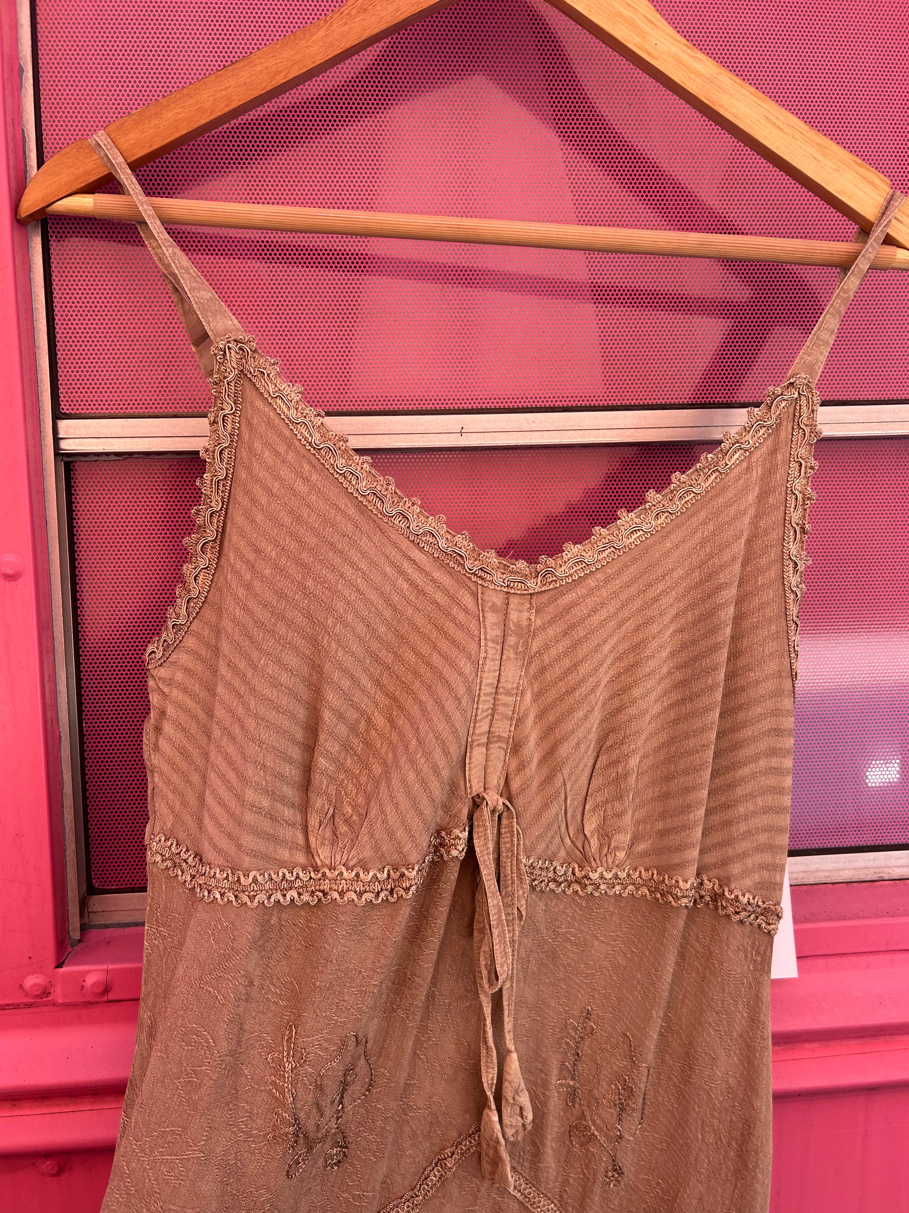 tan flower nwt embroider dress, xl