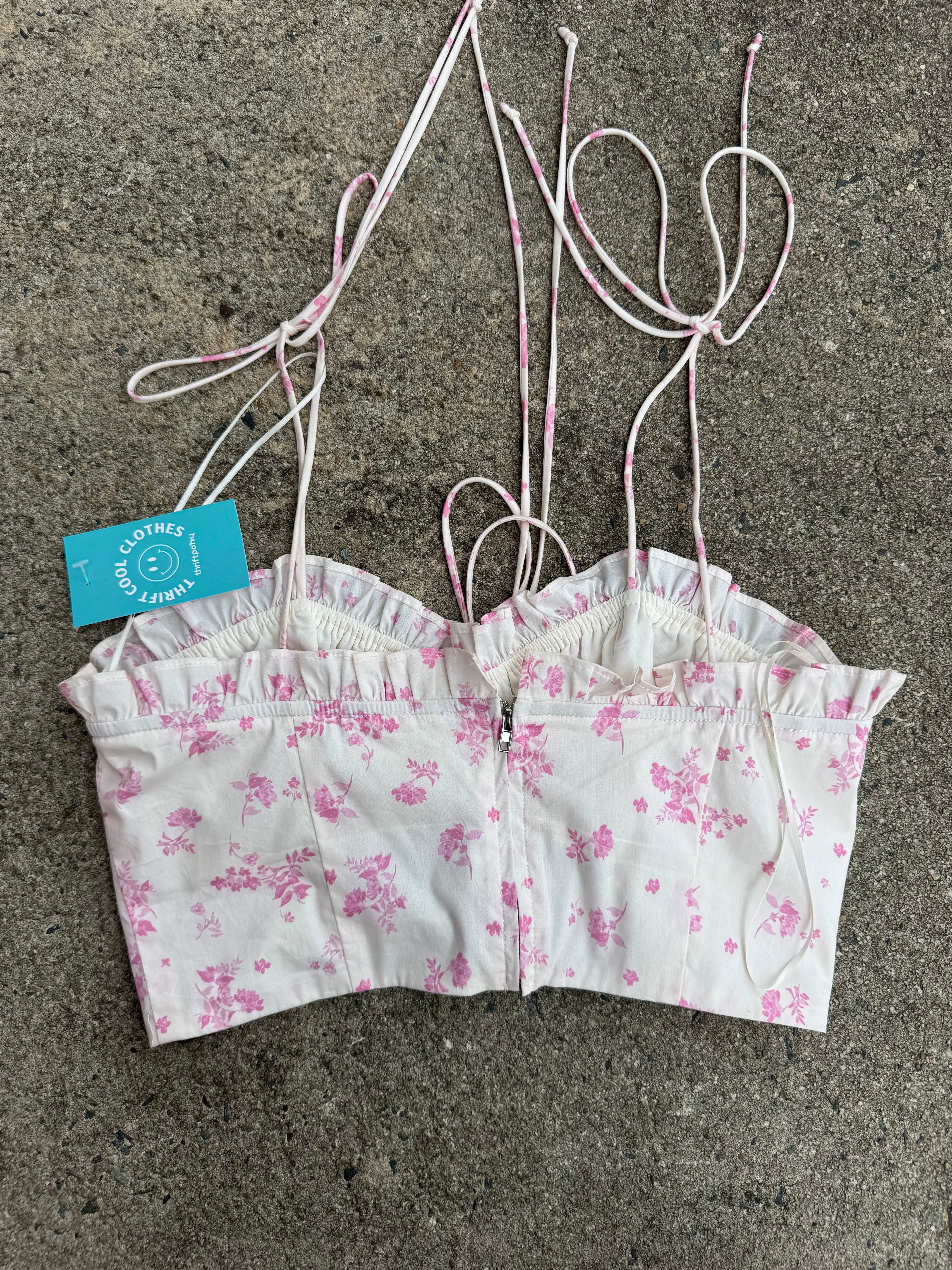 white pink victoria + sophia floral micro ruffle top, M