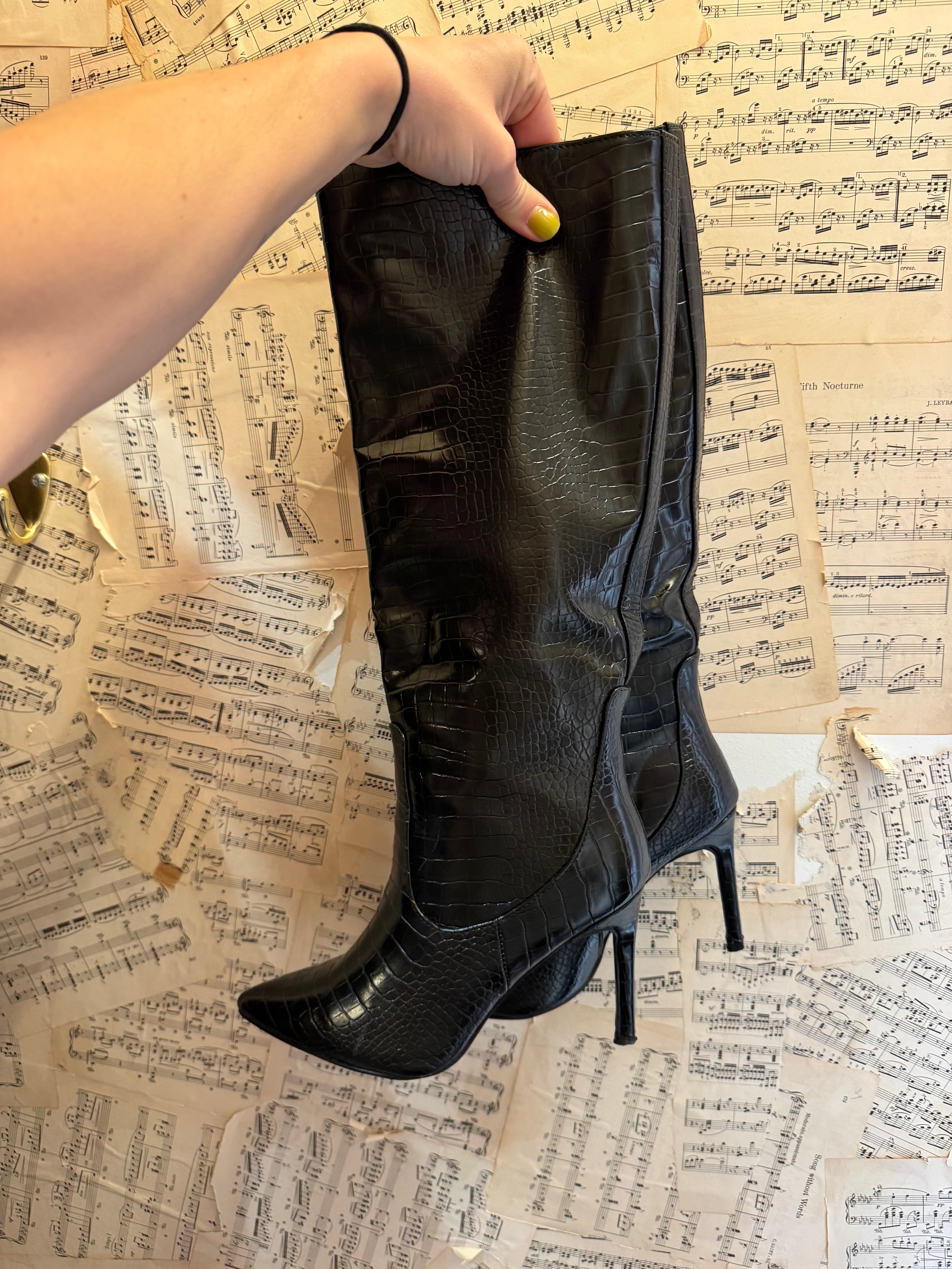 black givana croc heeled boot, 39 (fits like 8.5)