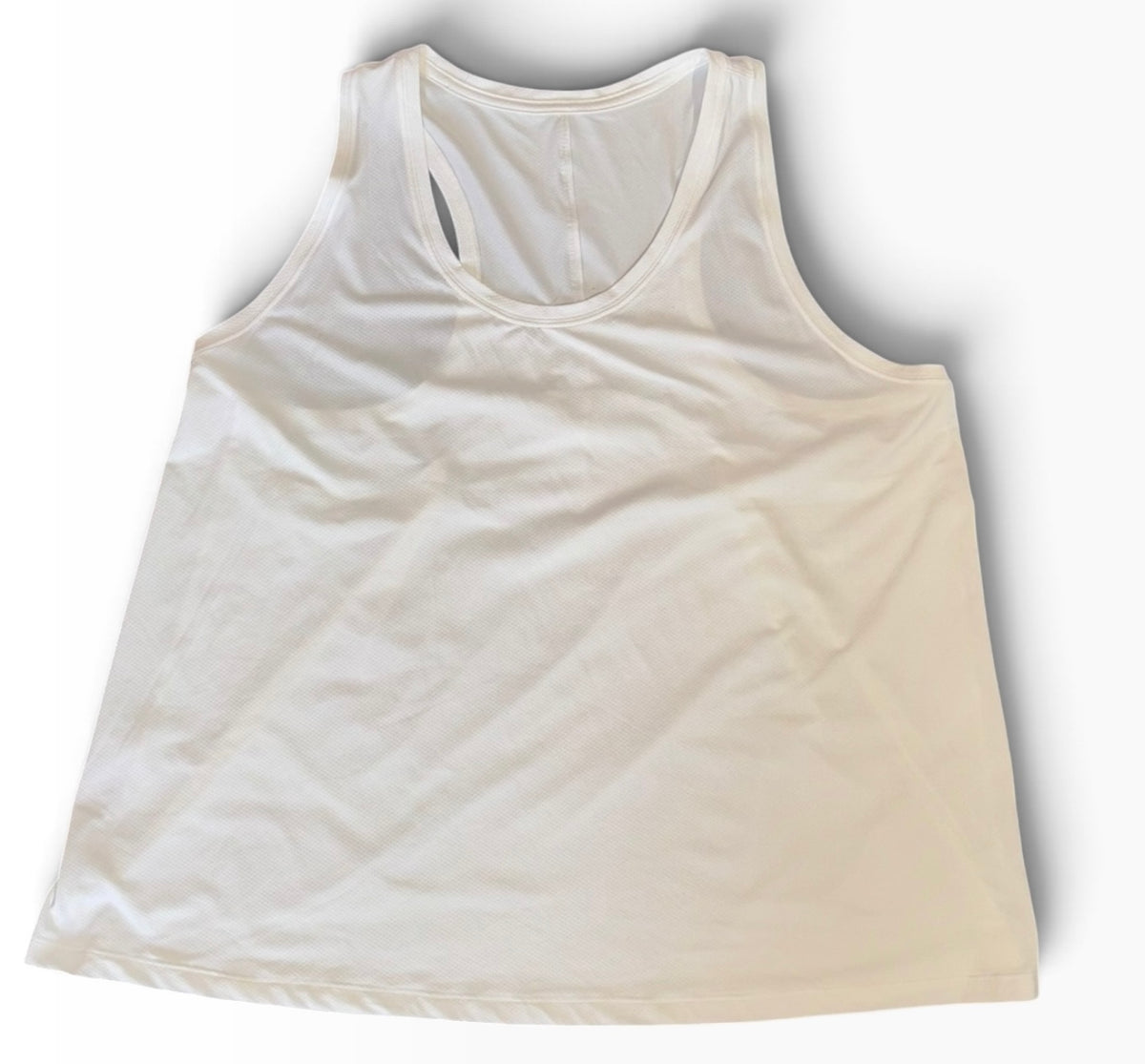 white lululemon sleeveless workout top, L/xl