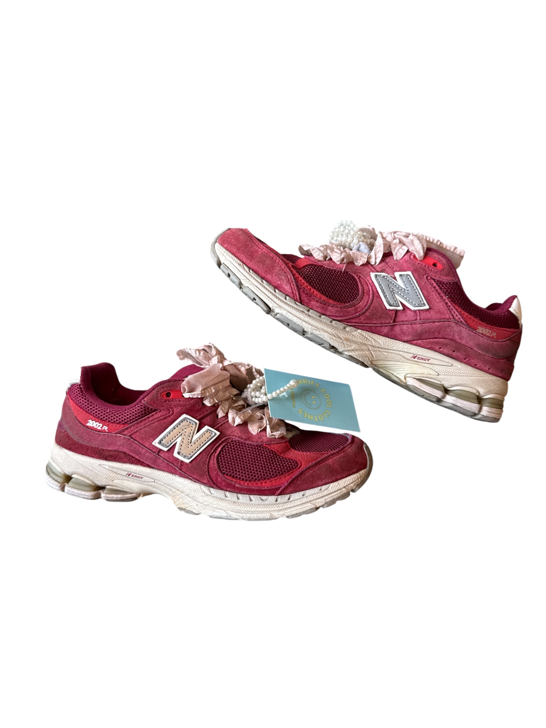 red new balance sneakers w ribbon laces, W8
