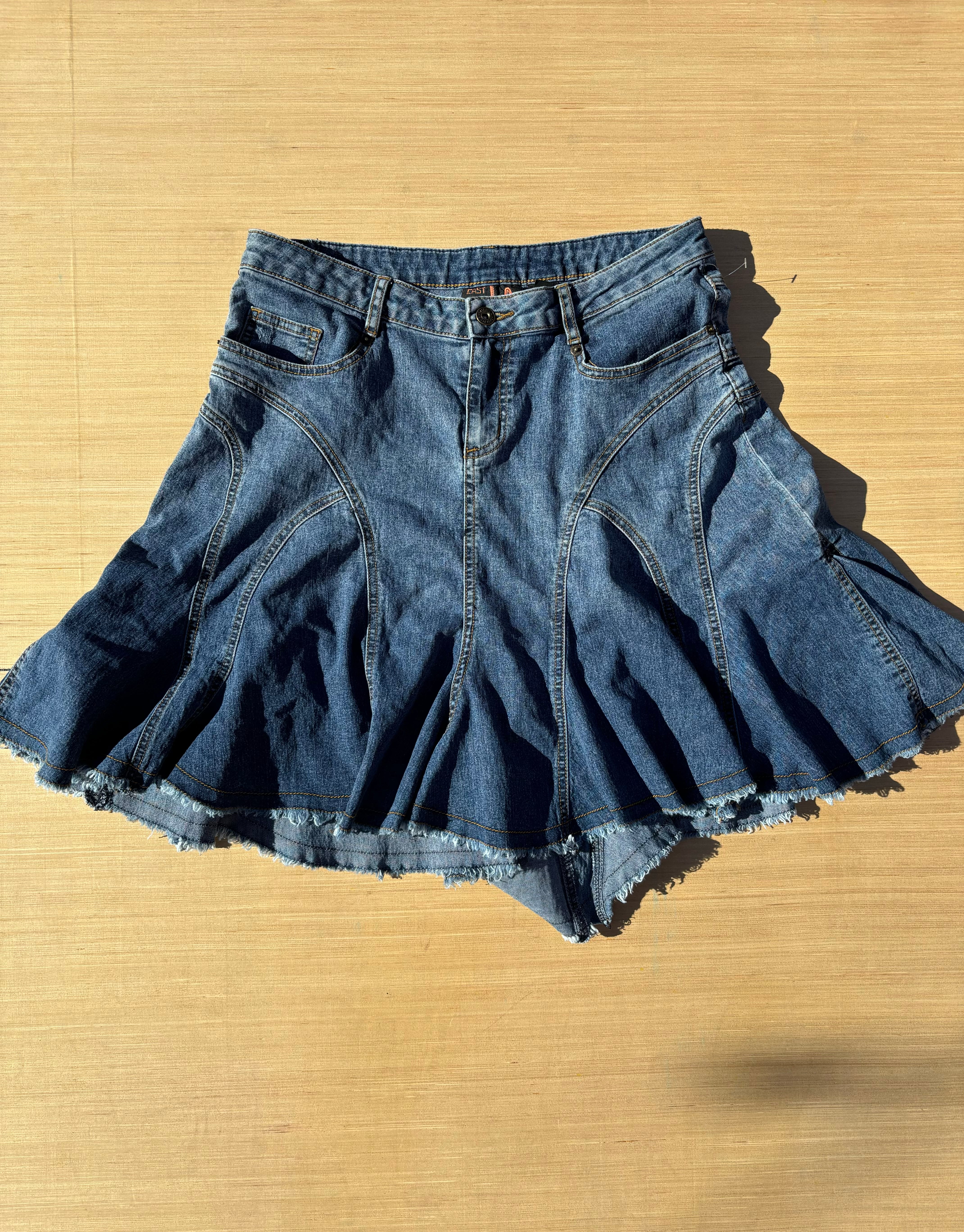 blue east of la denim skirt w pleats, 7/8