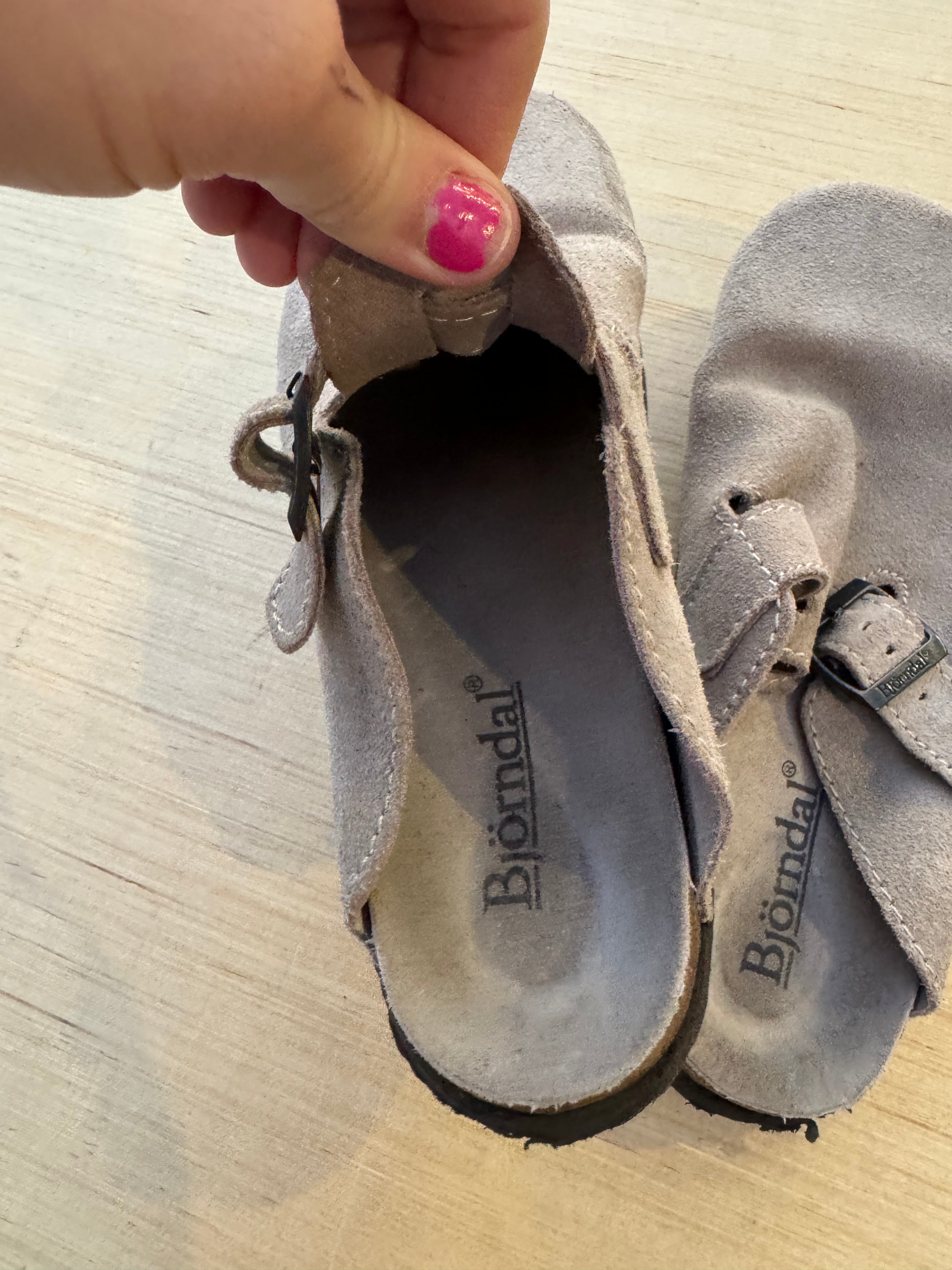 Tan Bjorndal Clogs, 8.5
