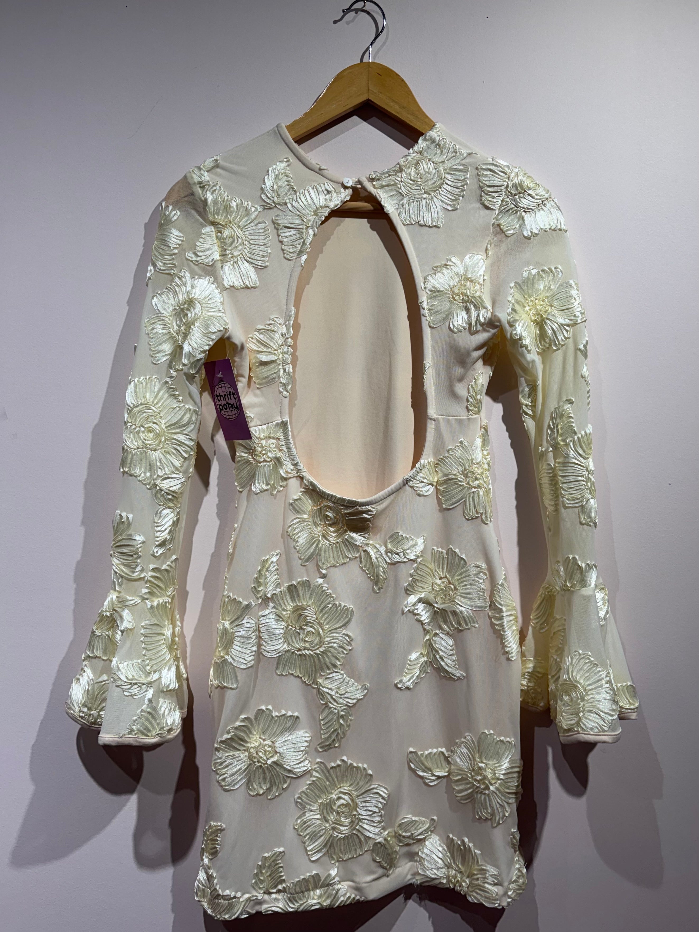 cream sunfere nwt 3d flower cutout dress, m