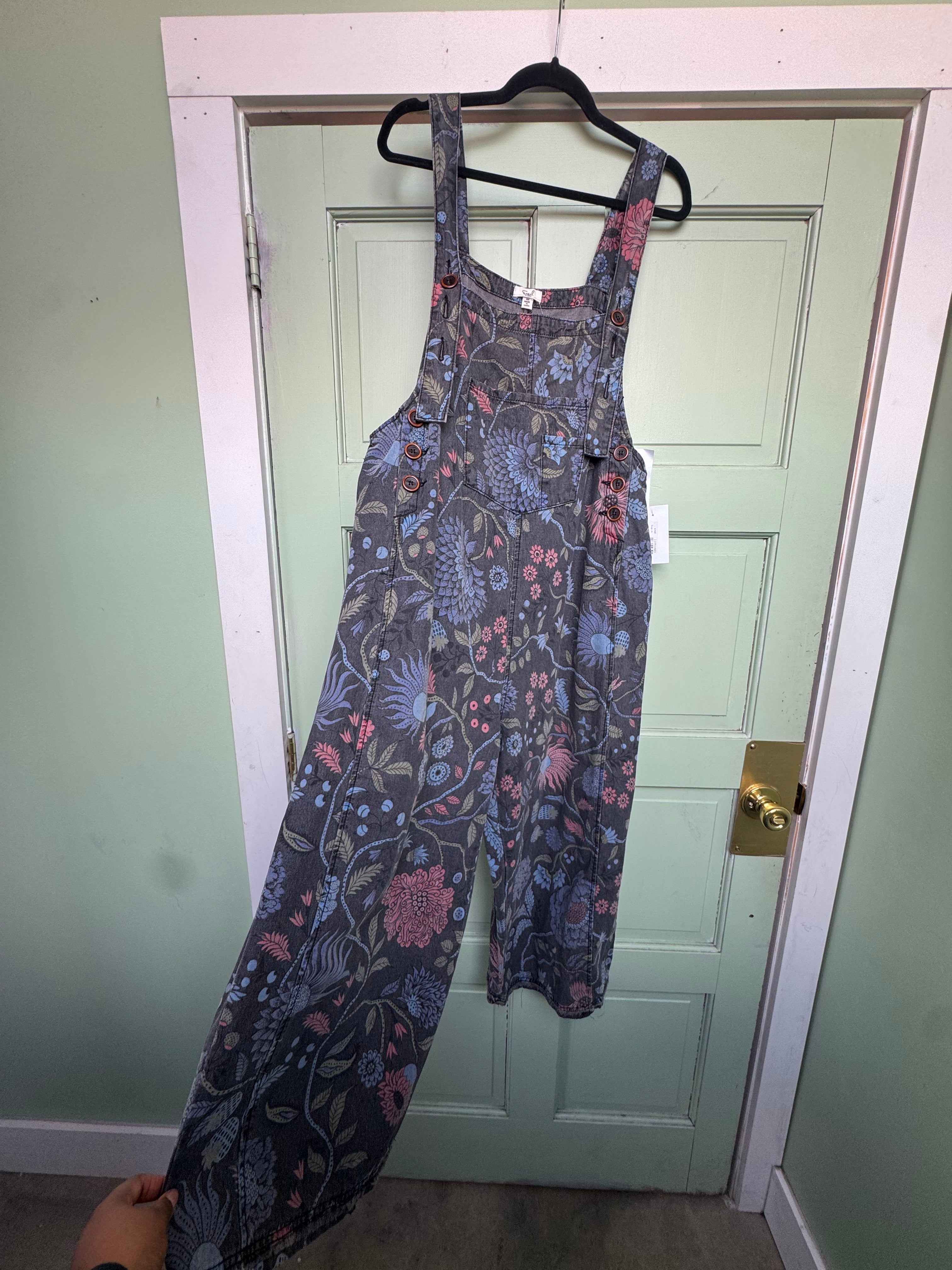 gray pink easel floral overalls, m