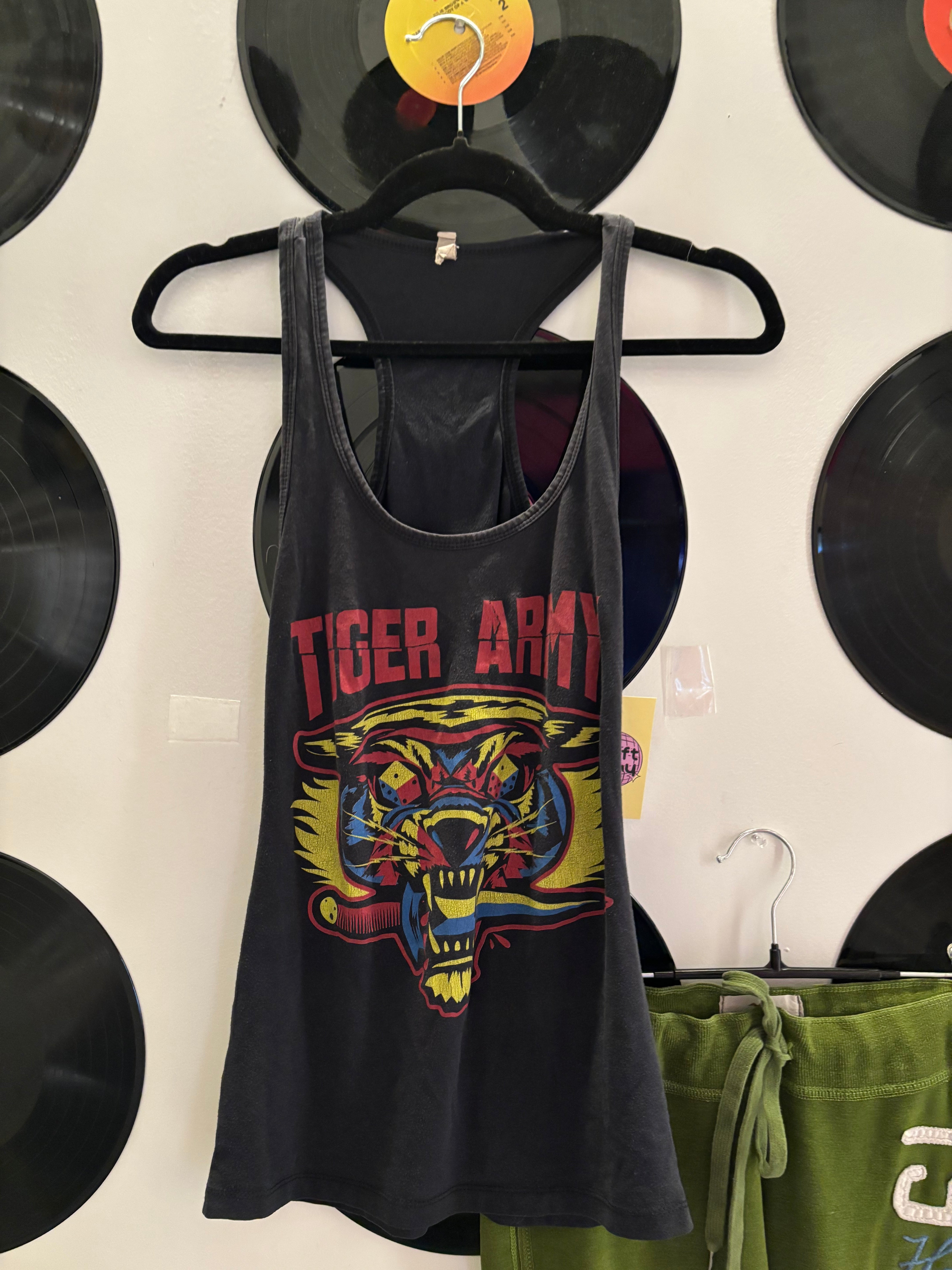black red blue yellow  tiger army tank