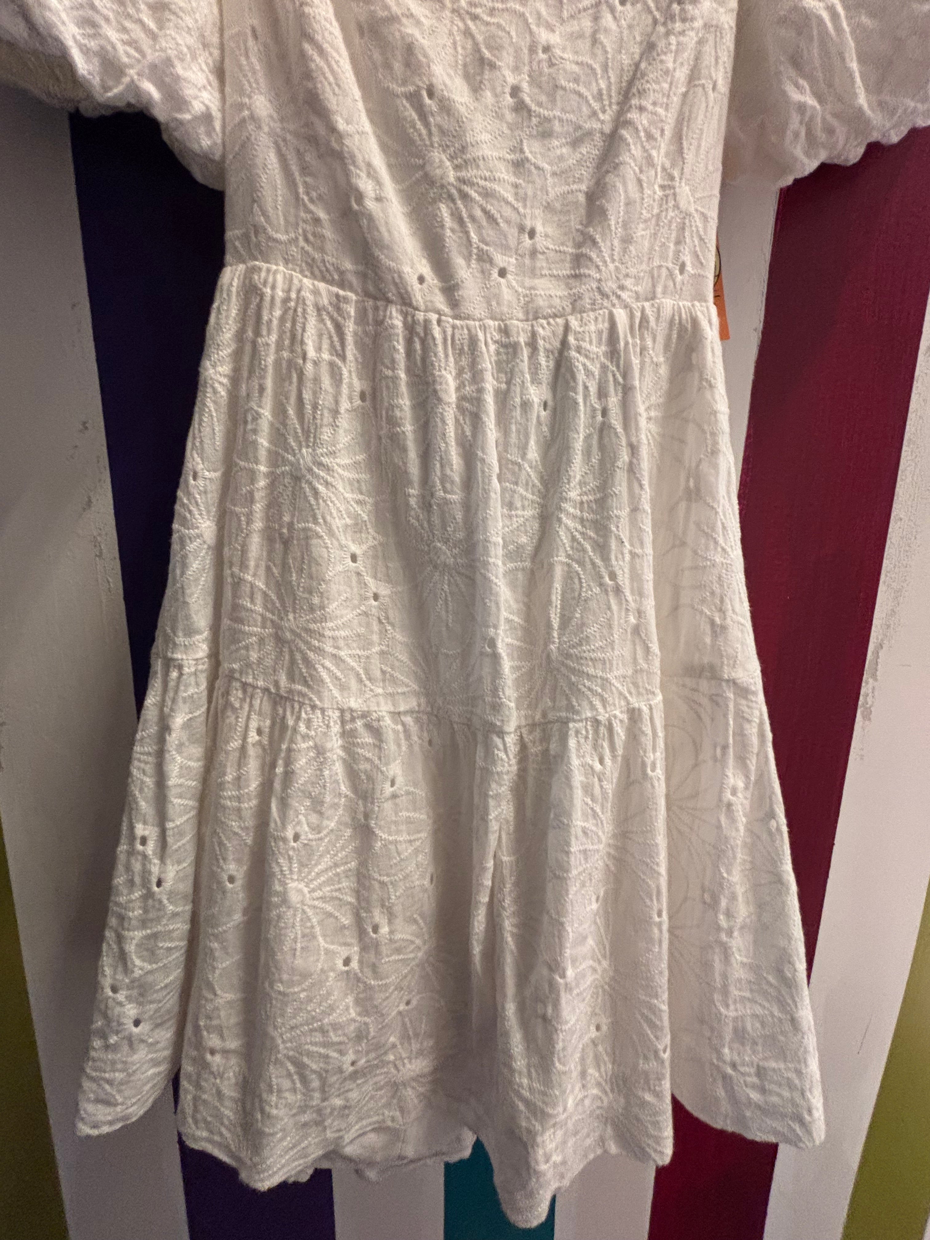 white do + be floral eyelet open back dress, s