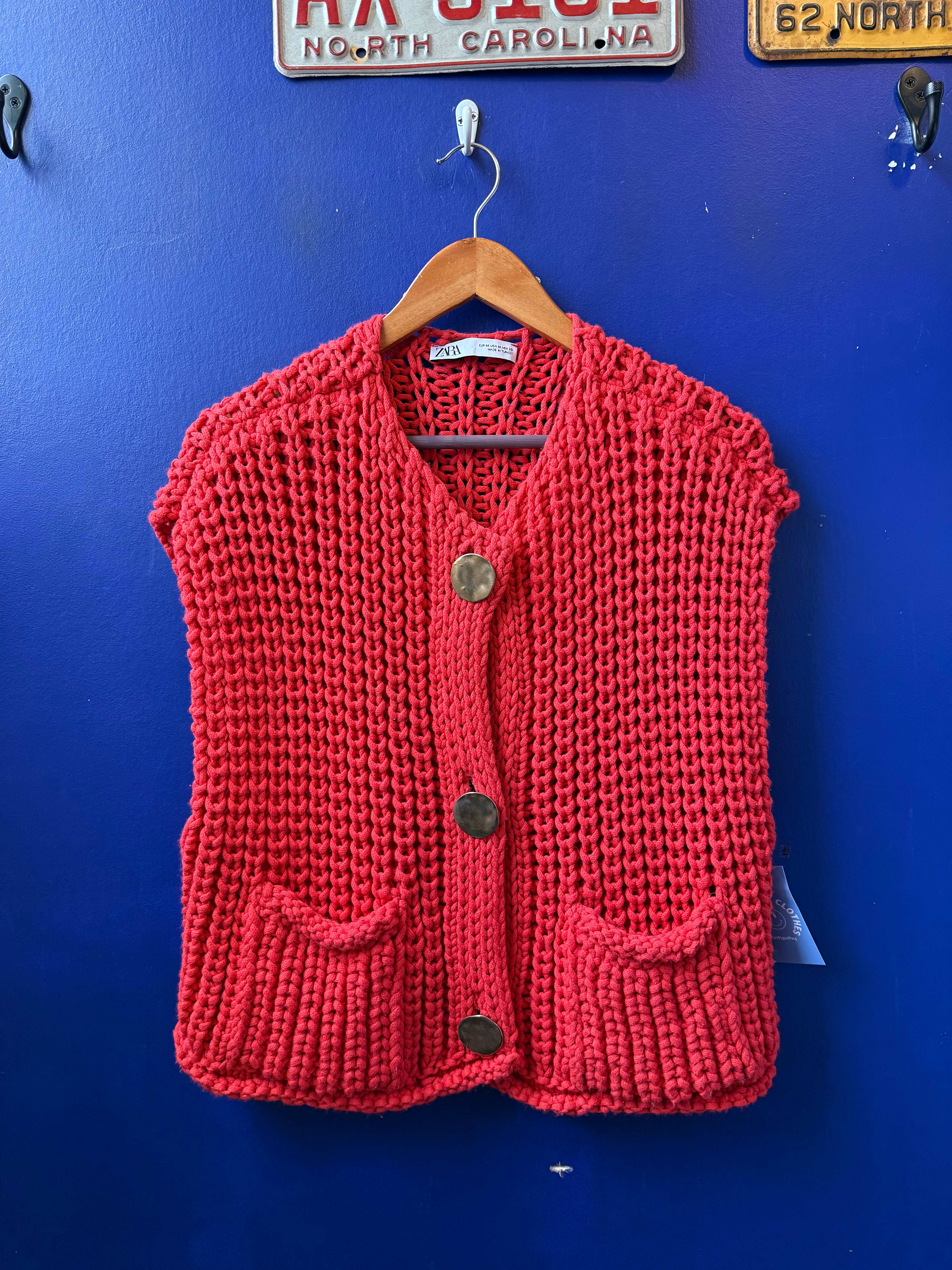 red zara big button knit vest, m