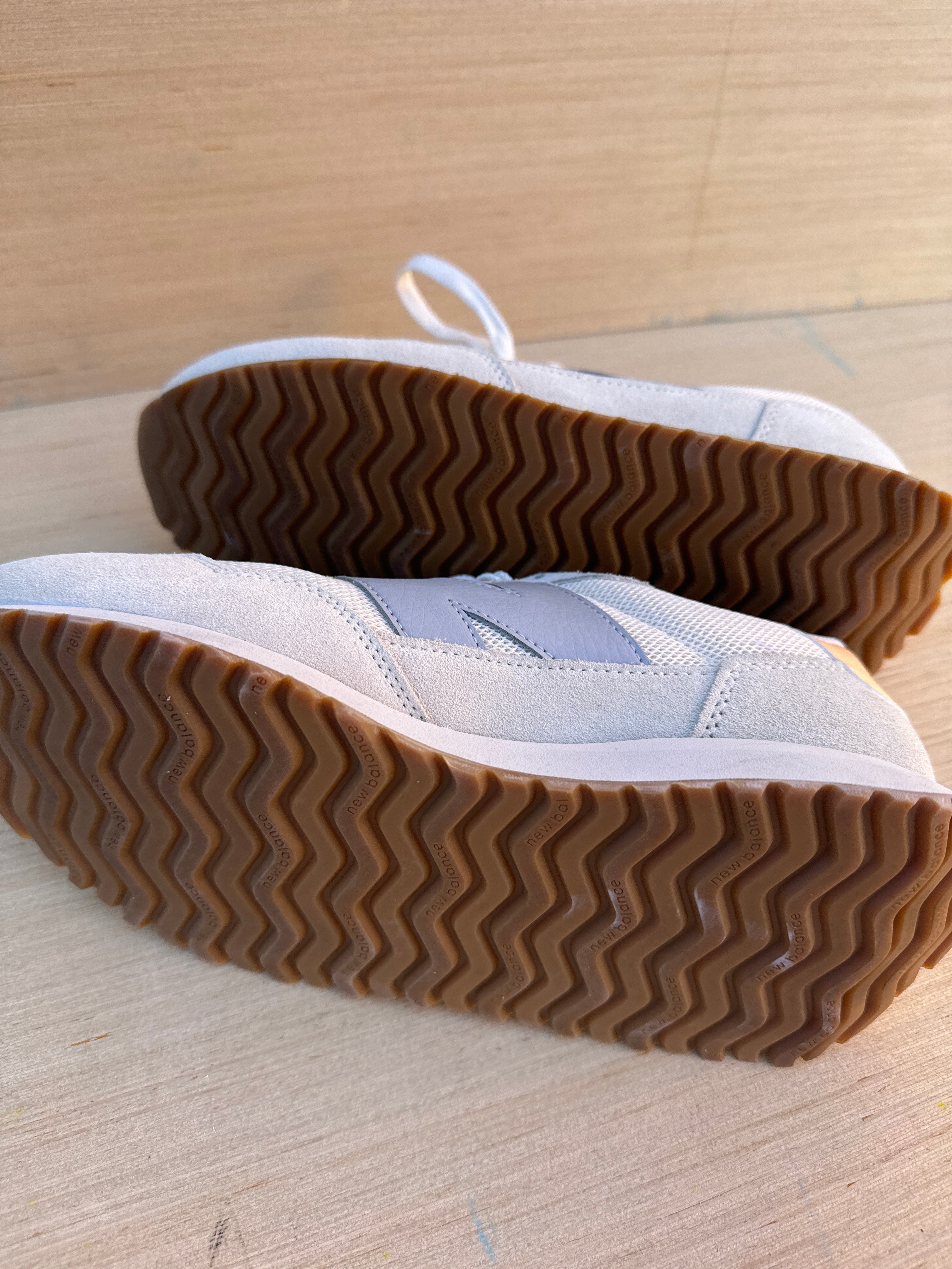 cream blue new balance 237 sneakers, 8 women’s