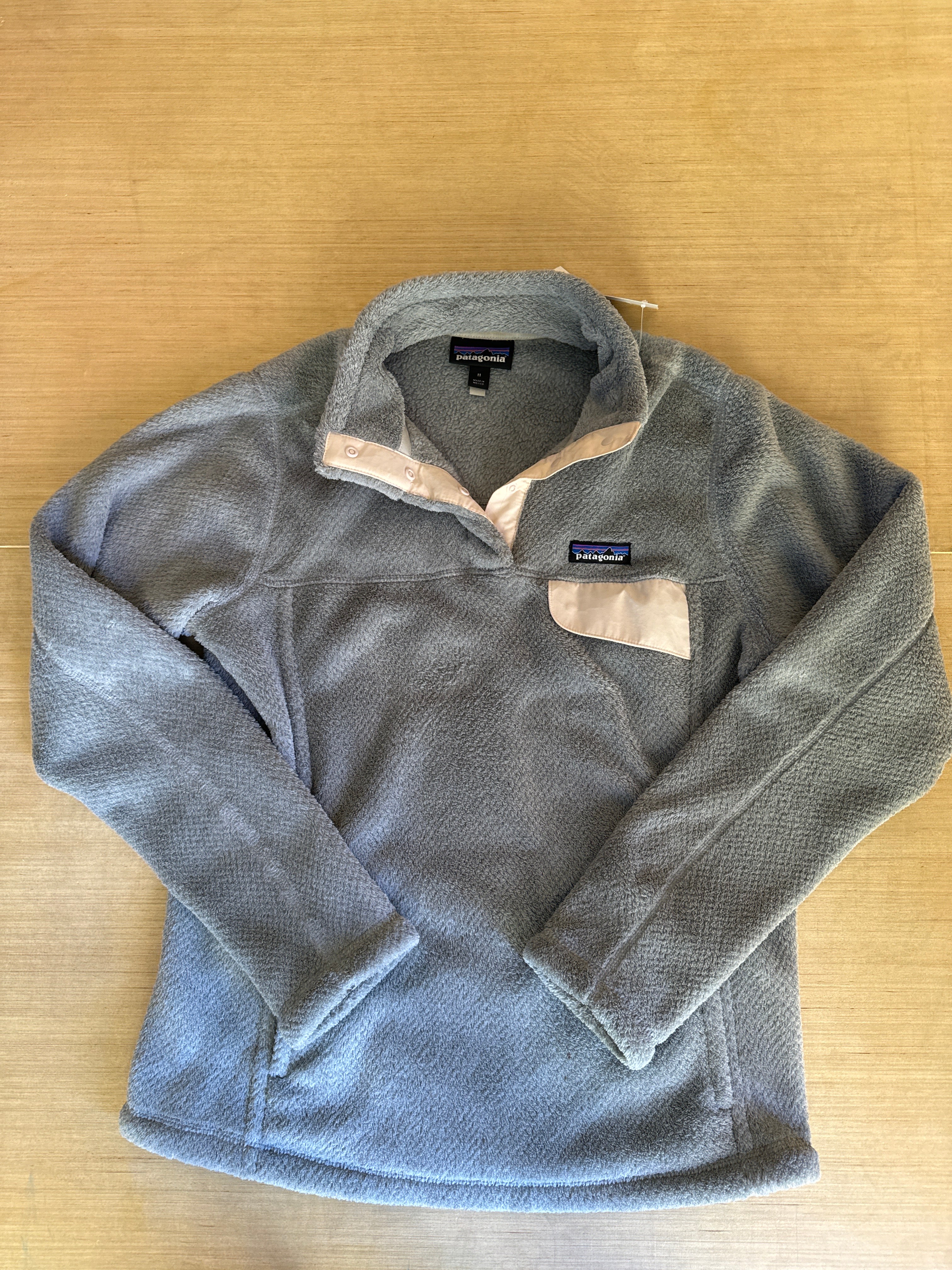 gray patagonia pullover, m