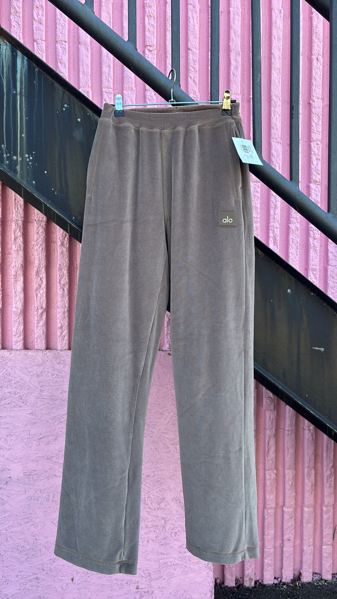 brown alo velour sweatpants, xs